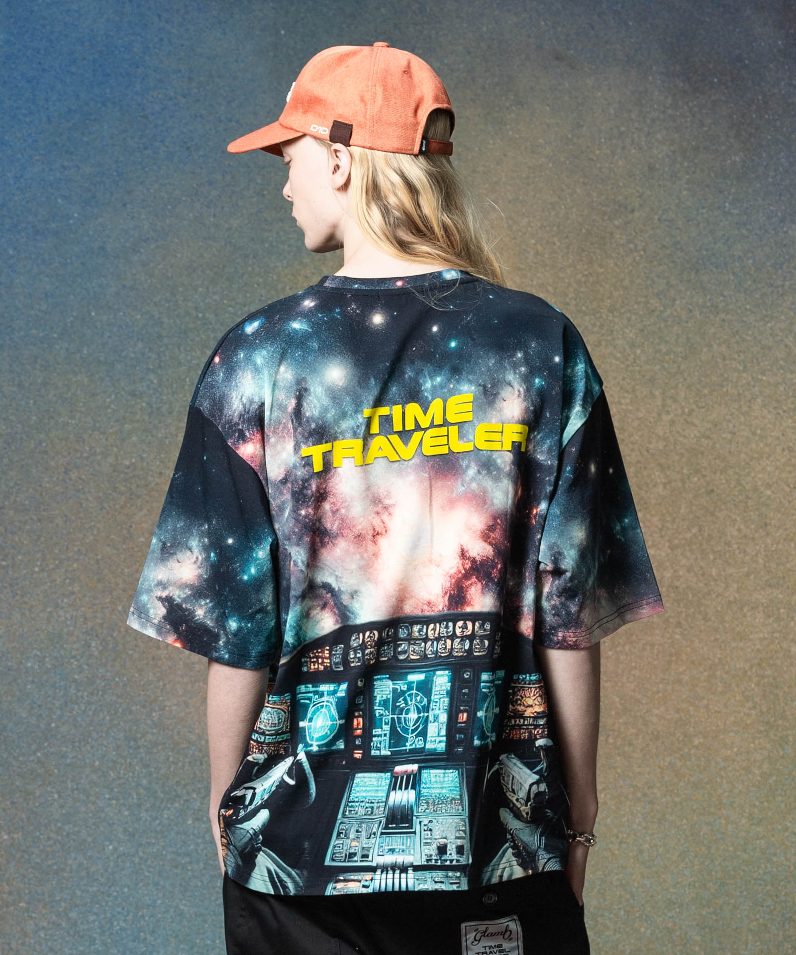 H:185 / C:78 / W:64 / H:88 着用サイズ:M