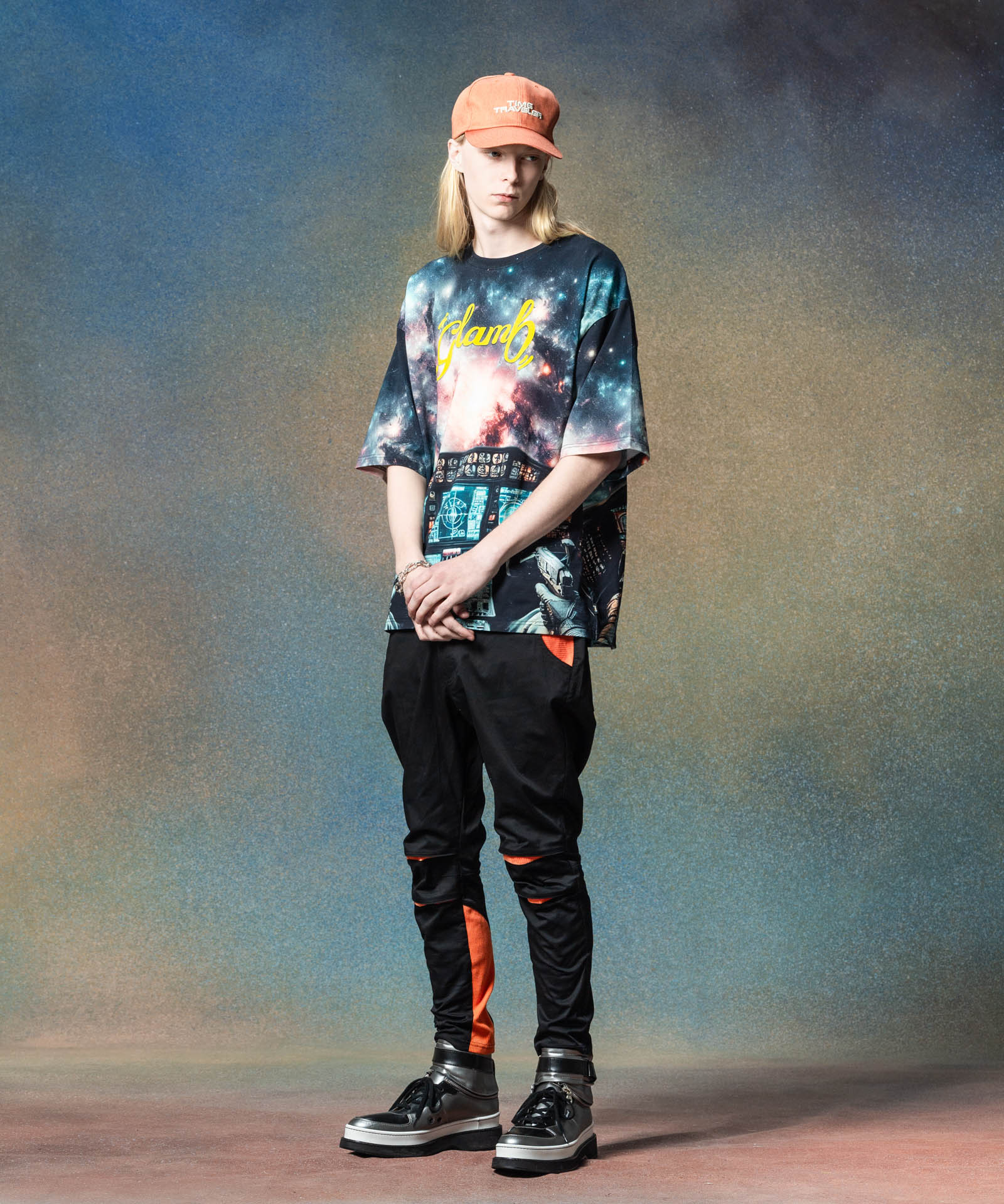 H:185 / C:78 / W:64 / H:88 着用サイズ:M