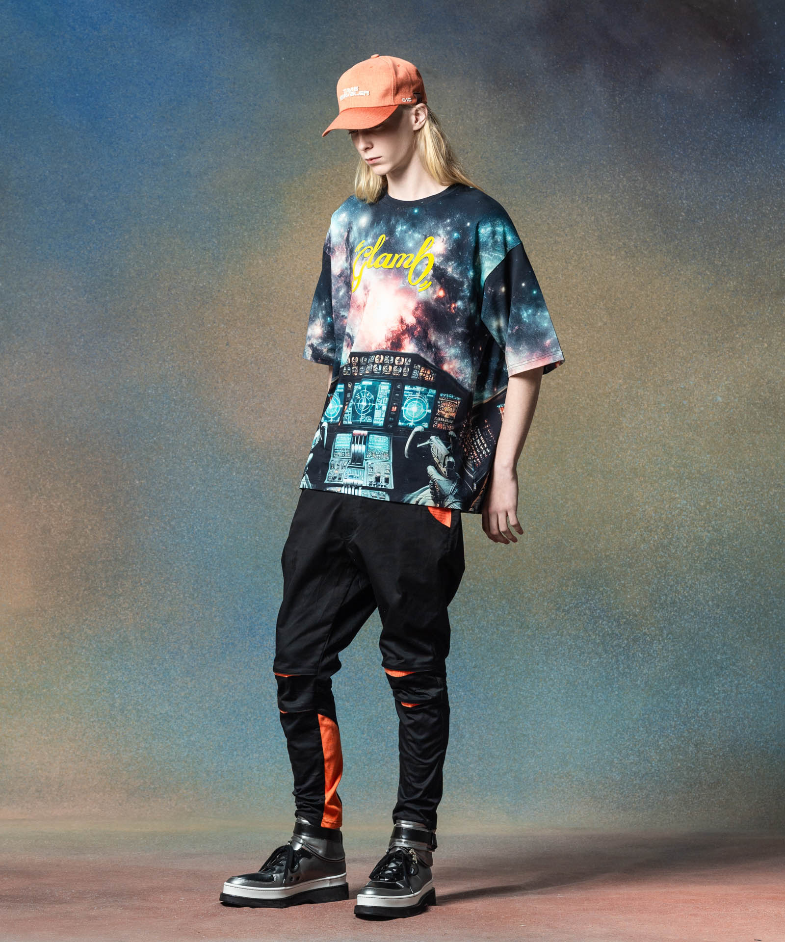 H:185 / C:78 / W:64 / H:88 着用サイズ:M