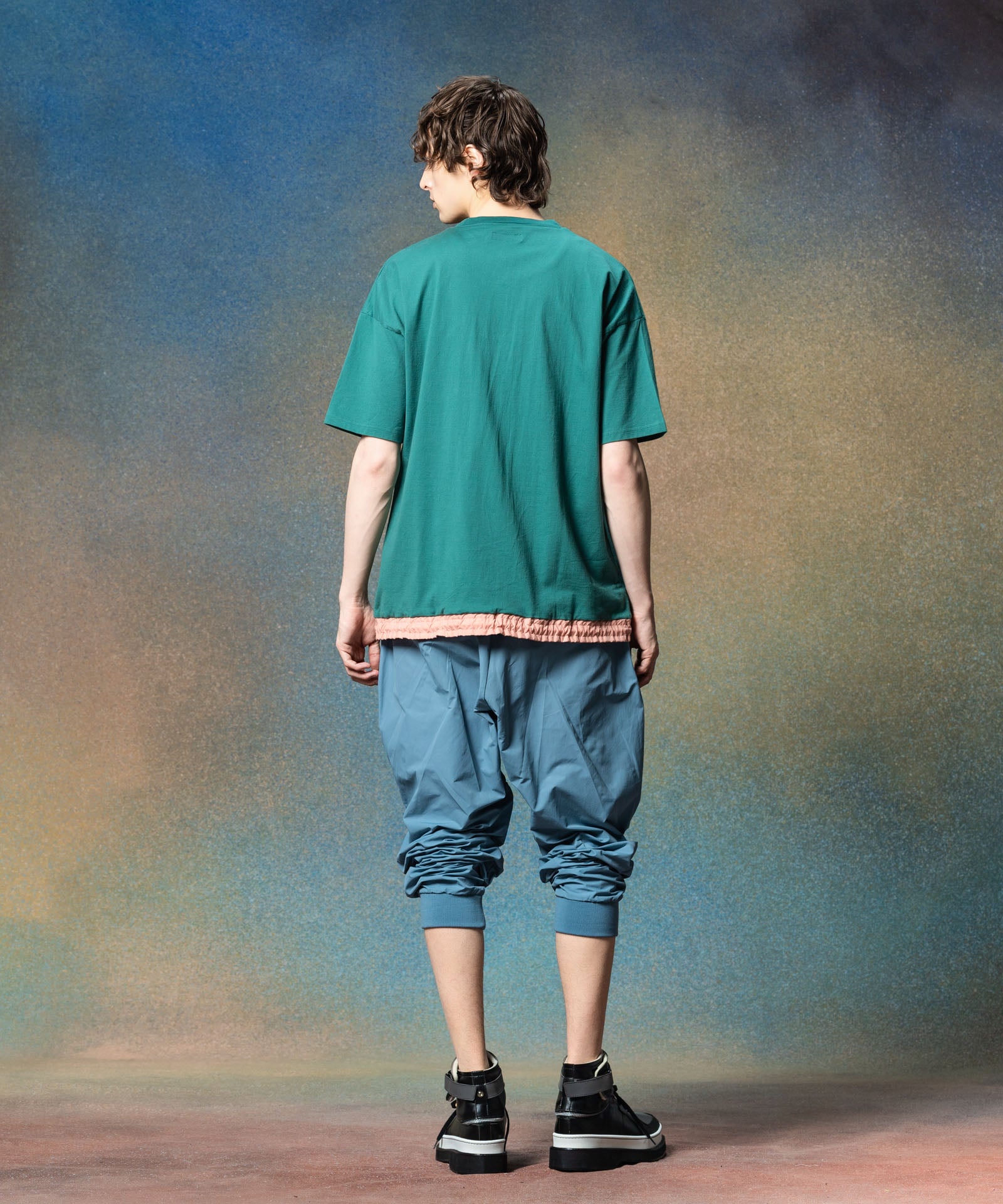 H:186 / C:89 / W:71 / H:92 着用サイズ:L