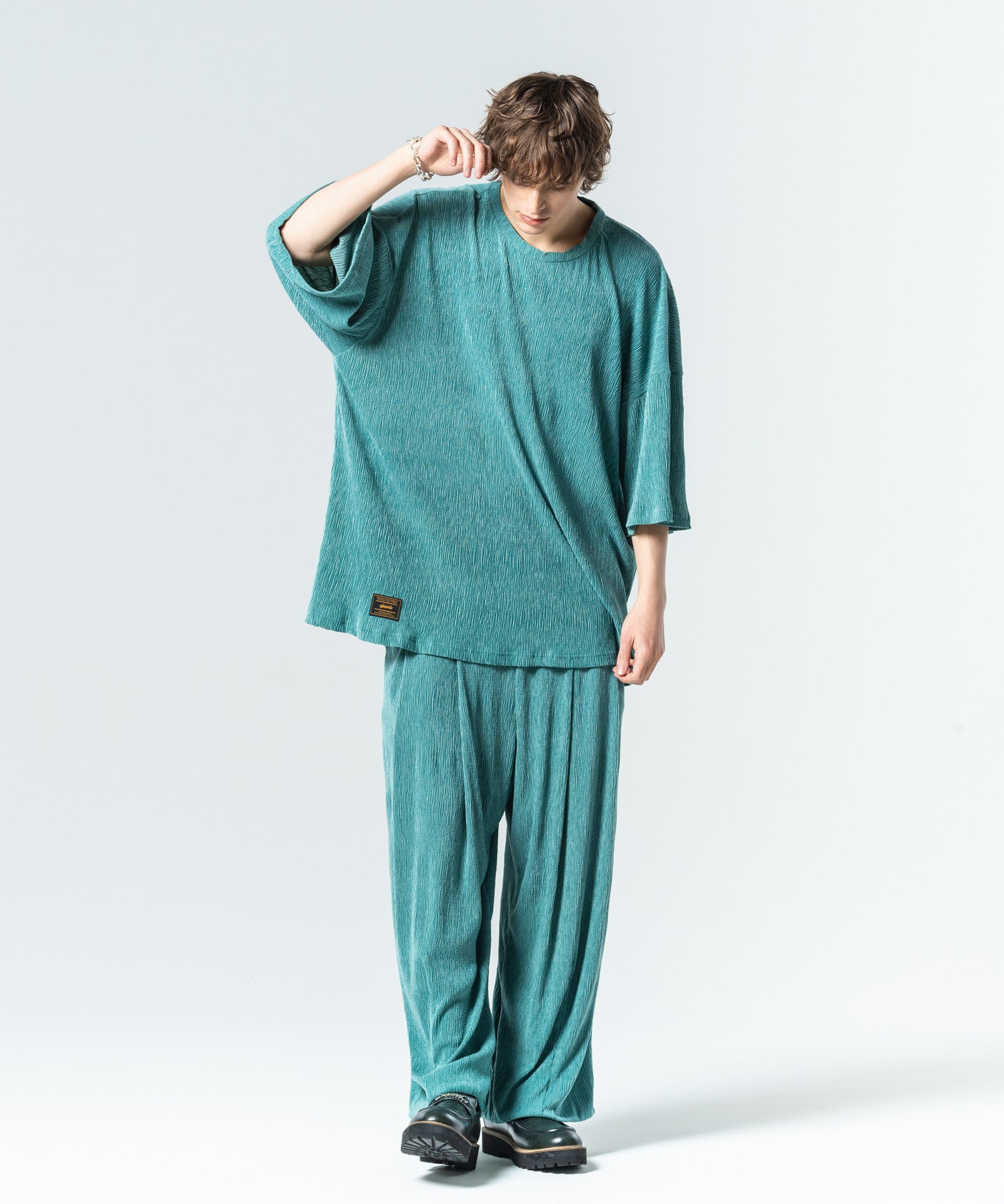 H:186 / C:89 / W:71 / H:92 着用サイズ:L