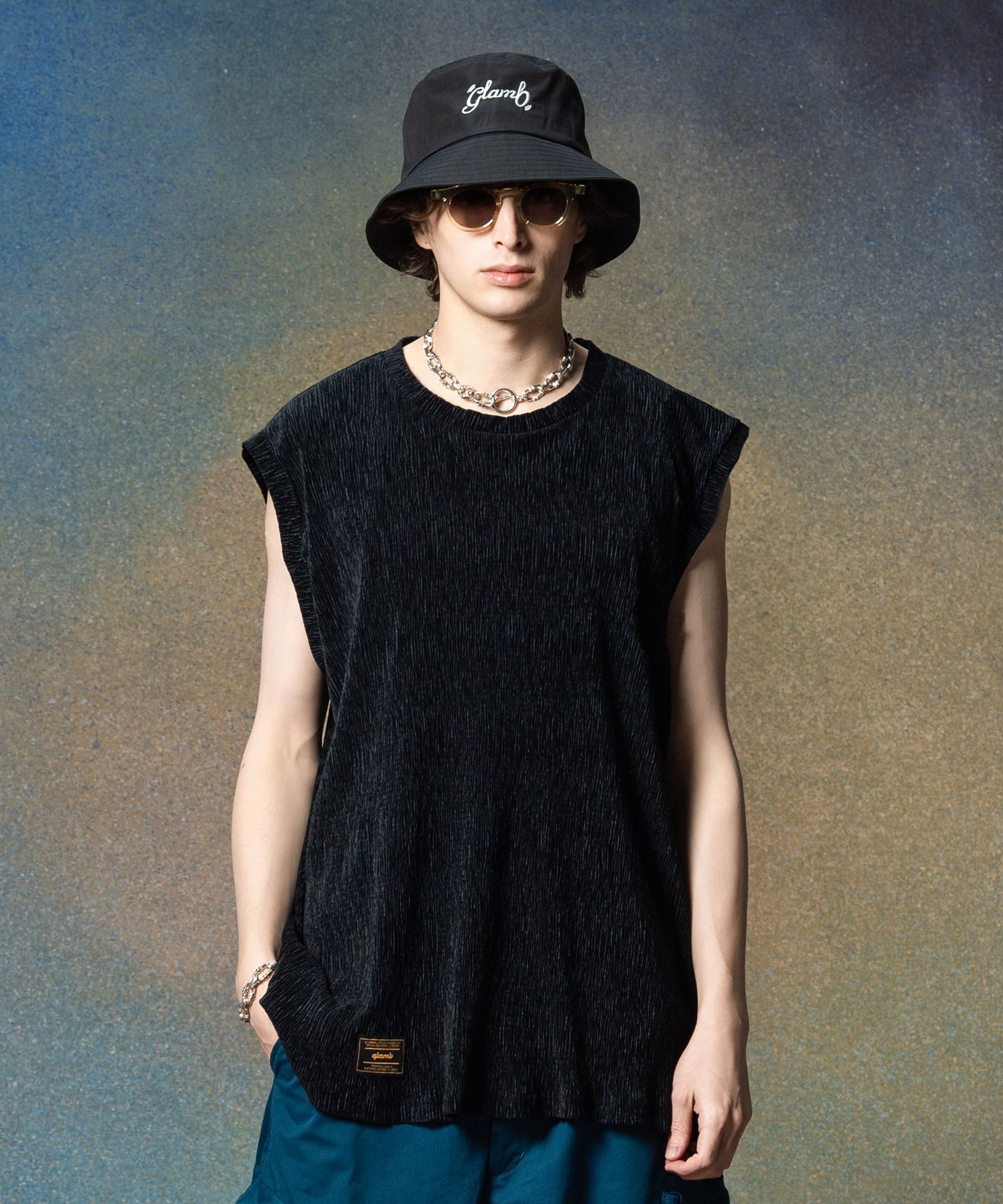 H:186 / C:89 / W:71 / H:92 着用サイズ:L