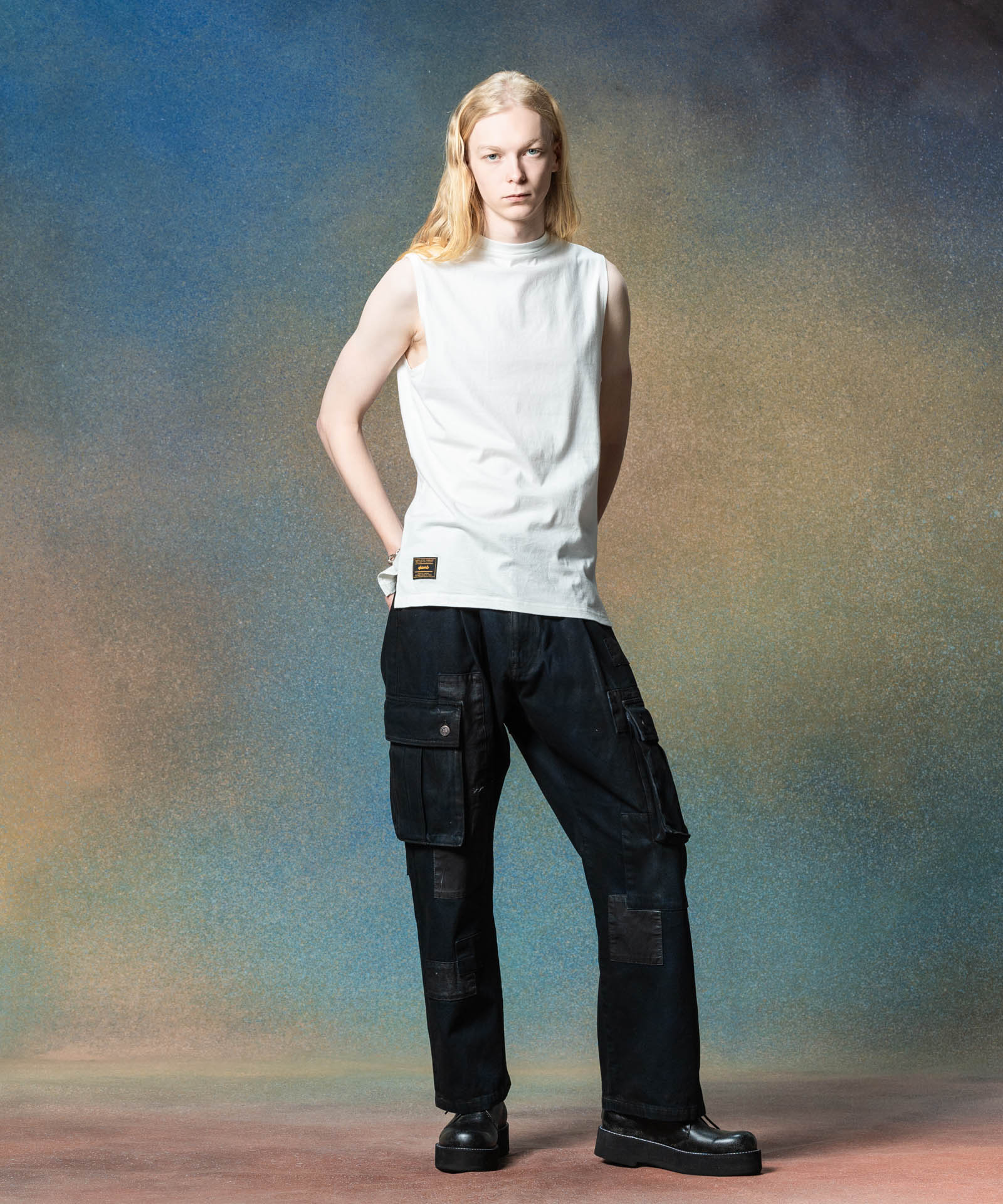 H:185 / C:78 / W:64 / H:88 着用サイズ:M