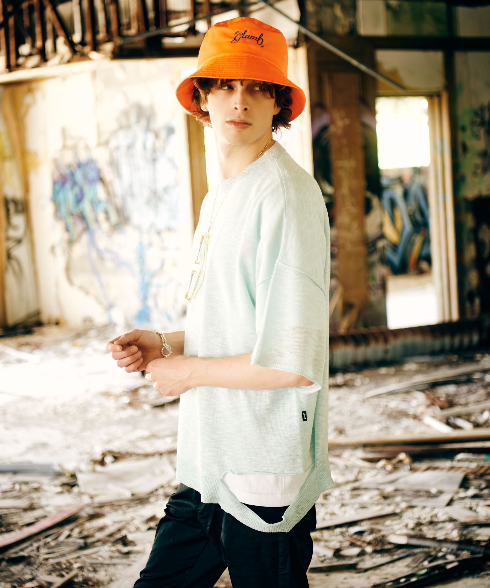 H:186 / C:89 / W:71 / H:92 着用サイズ:L