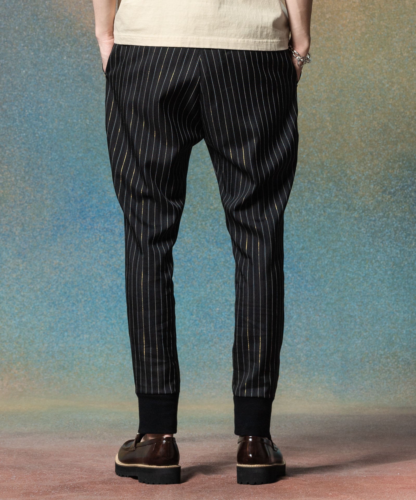 H:186 / C:89 / W:71 / H:92 着用サイズ:L