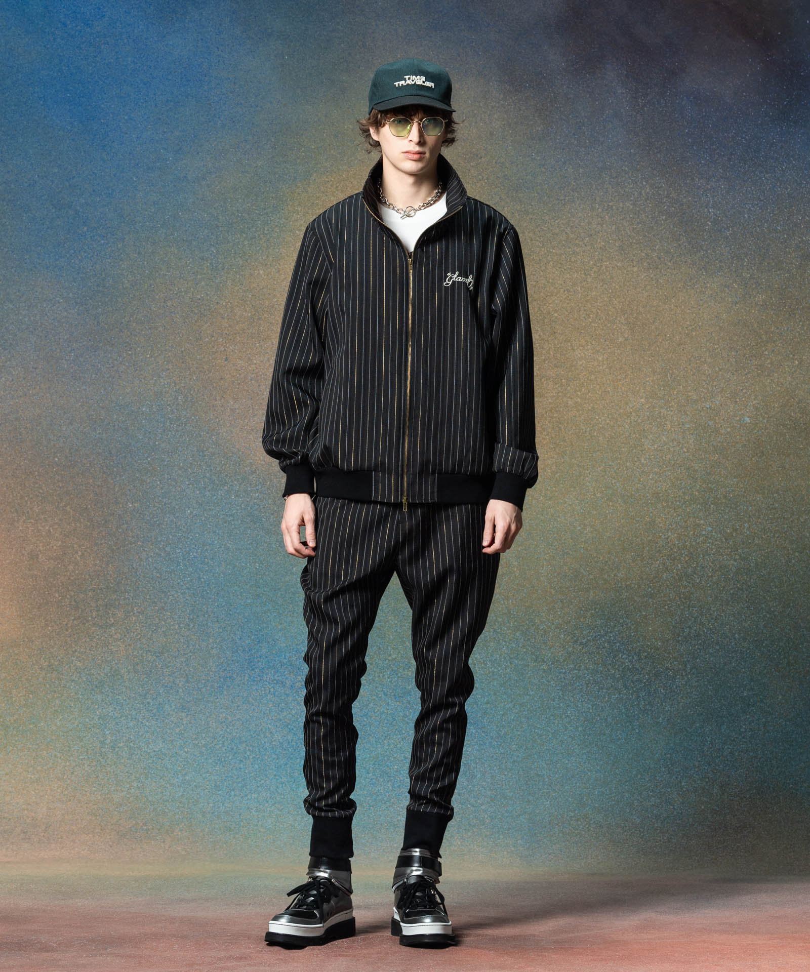 H:186 / C:89 / W:71 / H:92 着用サイズ:L