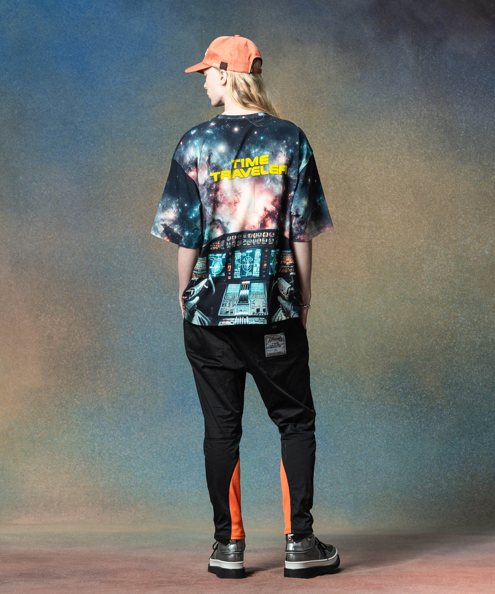 H:185 / C:78 / W:64 / H:88 着用サイズ:L