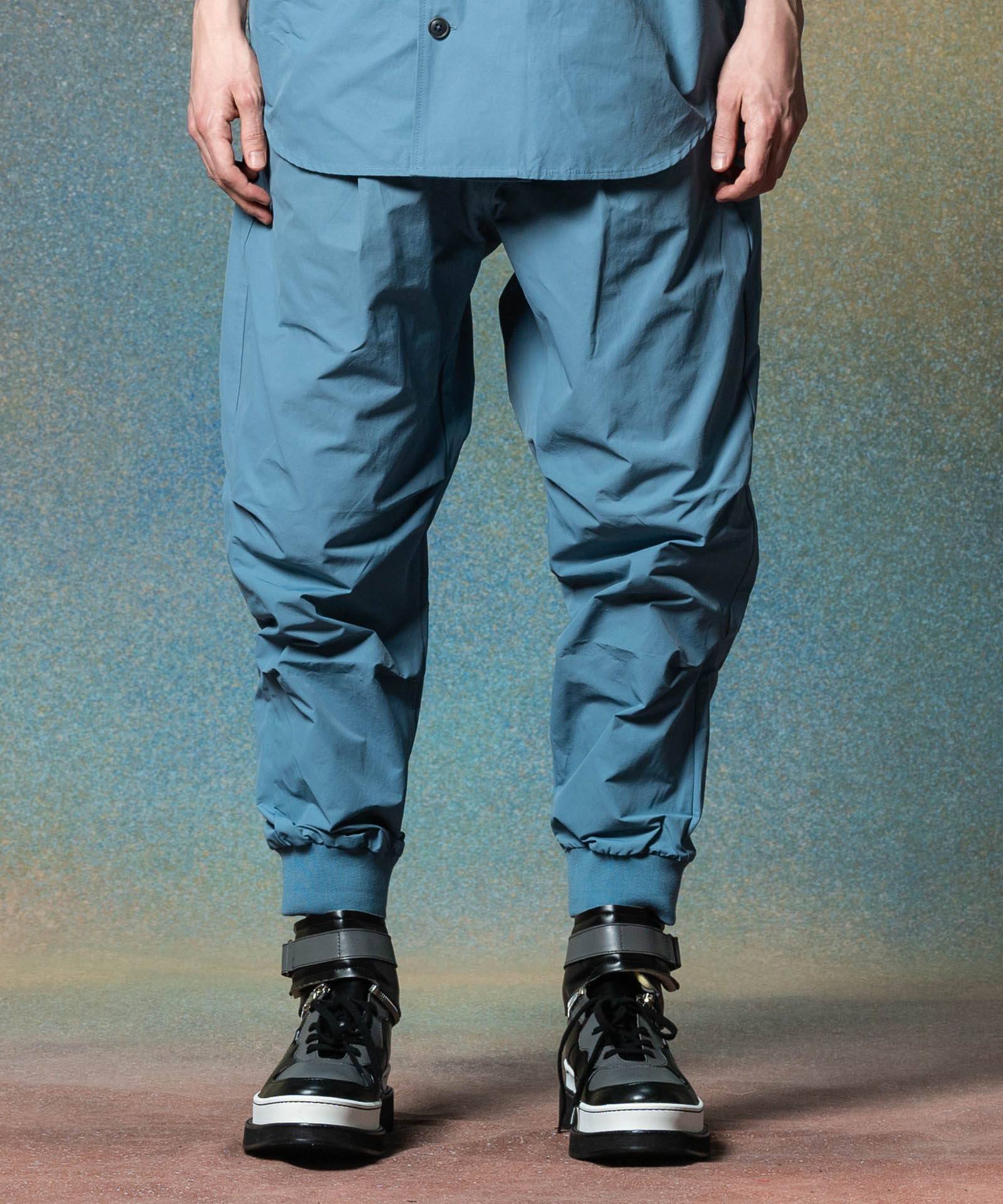 H:186 / C:89 / W:71 / H:92 着用サイズ:L