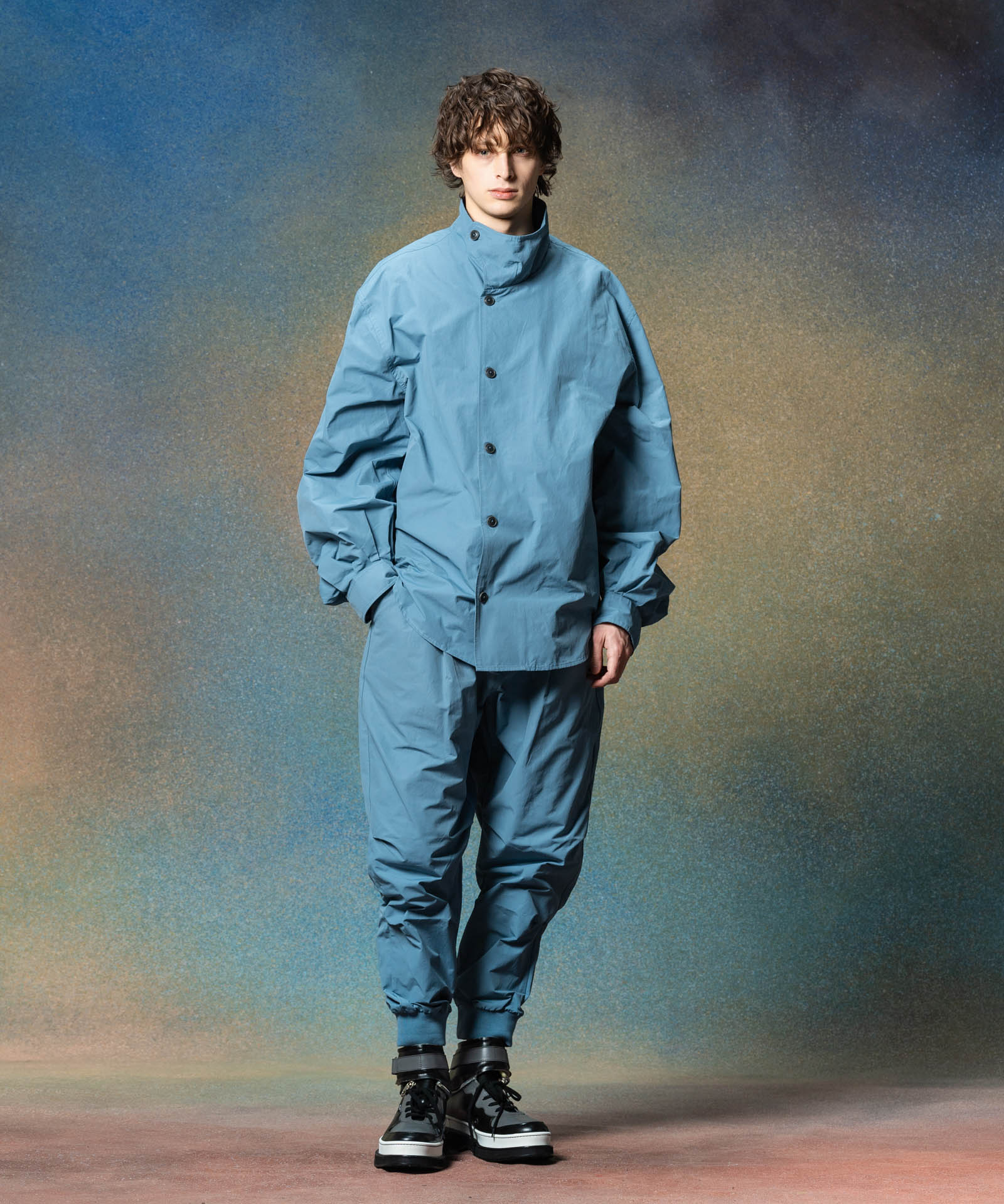 H:186 / C:89 / W:71 / H:92 着用サイズ:L