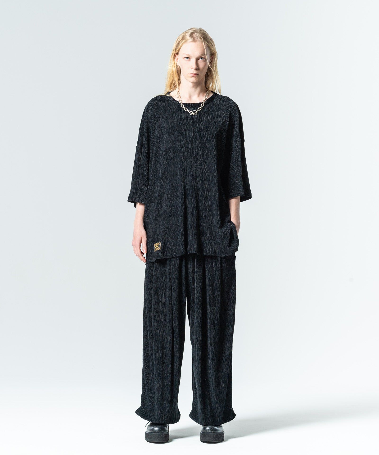 H:185 / C:78 / W:64 / H:88 着用サイズ:L