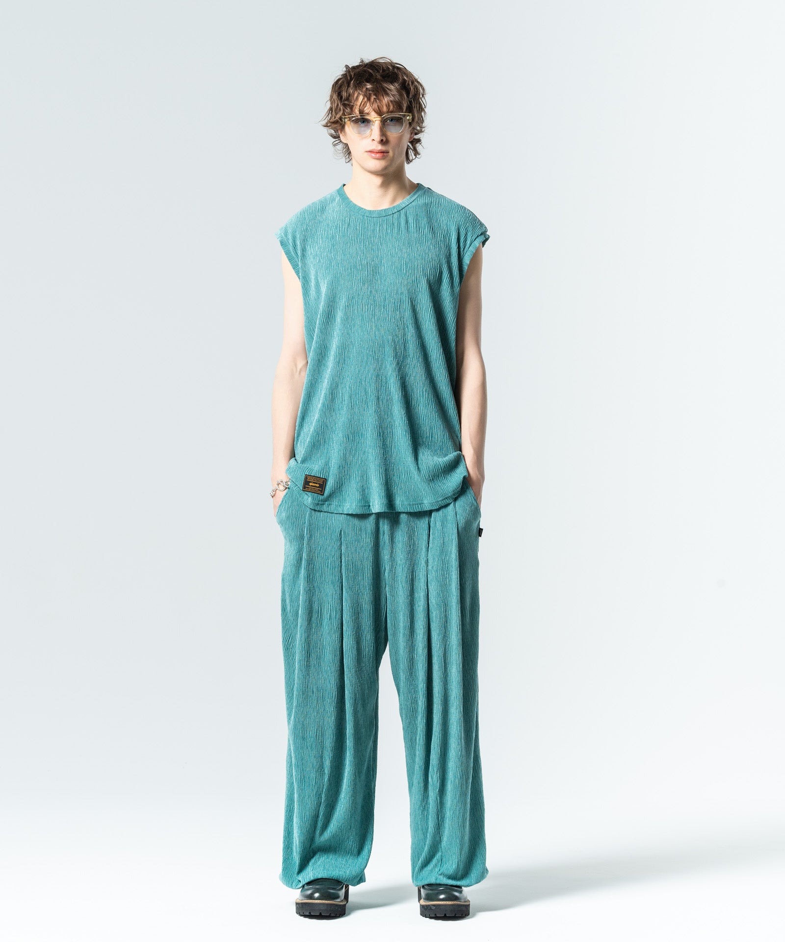 H:186 / C:89 / W:71 / H:92 着用サイズ:L