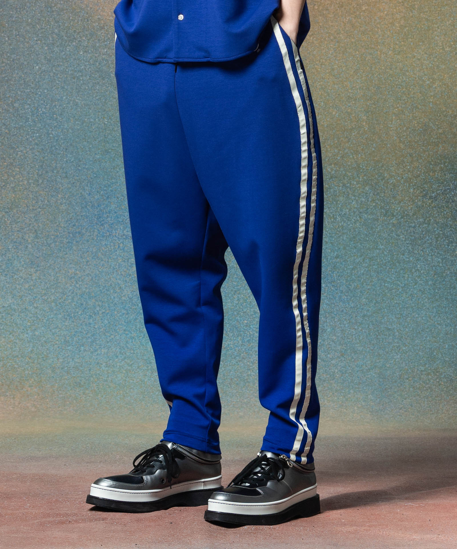 H:185 / C:78 / W:64 / H:88 着用サイズ:L