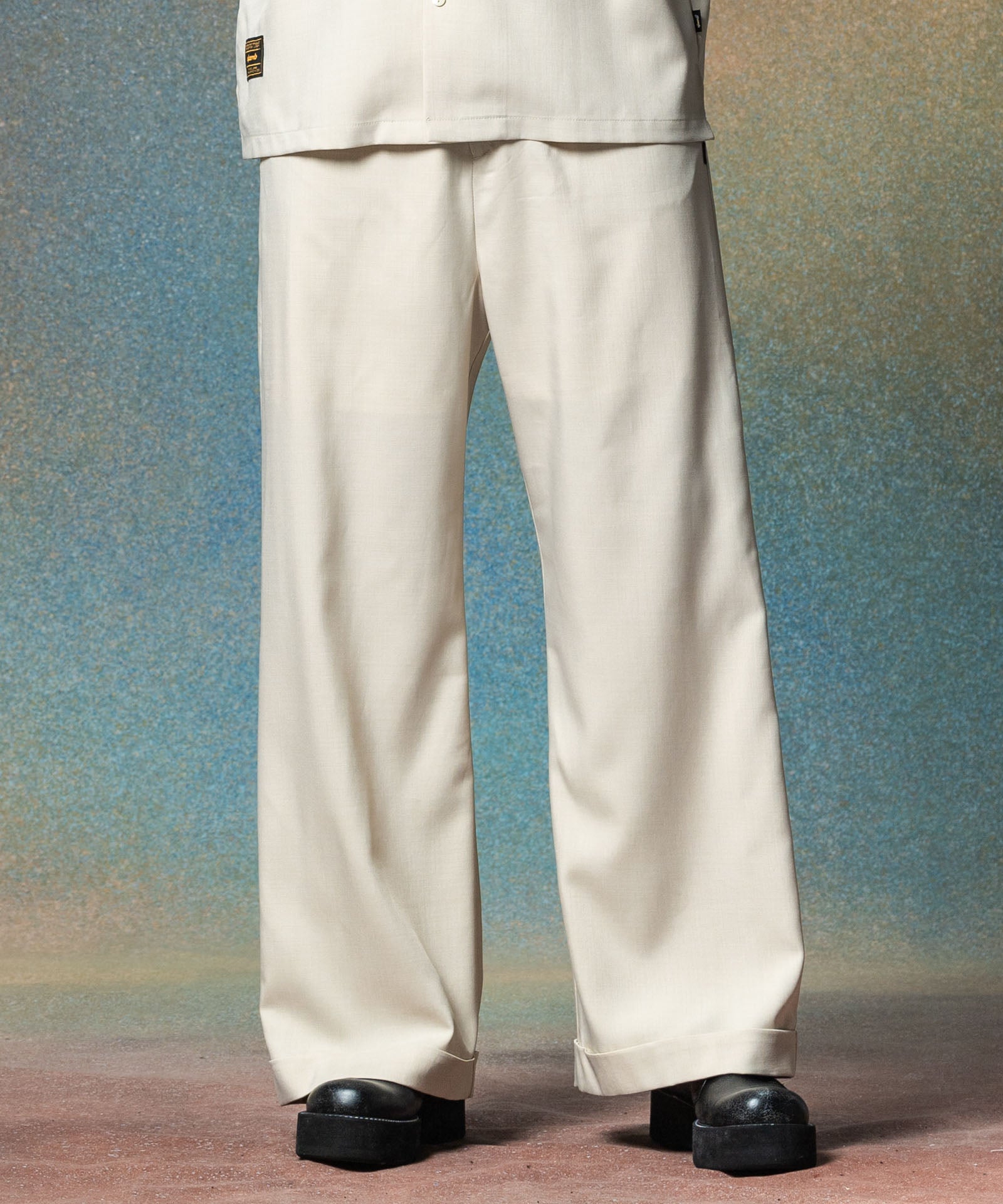 H:186 / C:89 / W:71 / H:92 着用サイズ:L