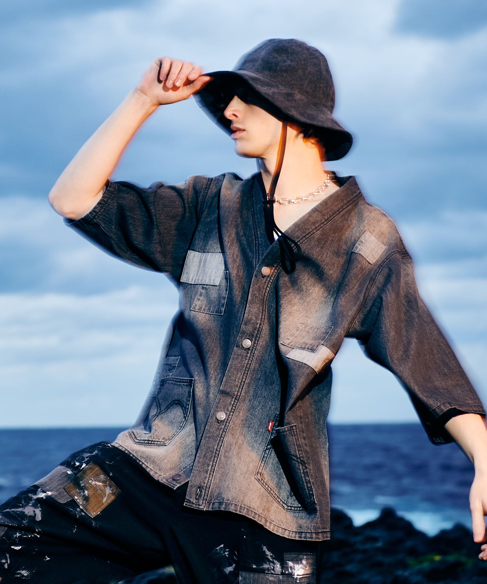 H:186 / C:89 / W:71 / H:92 着用サイズ:L