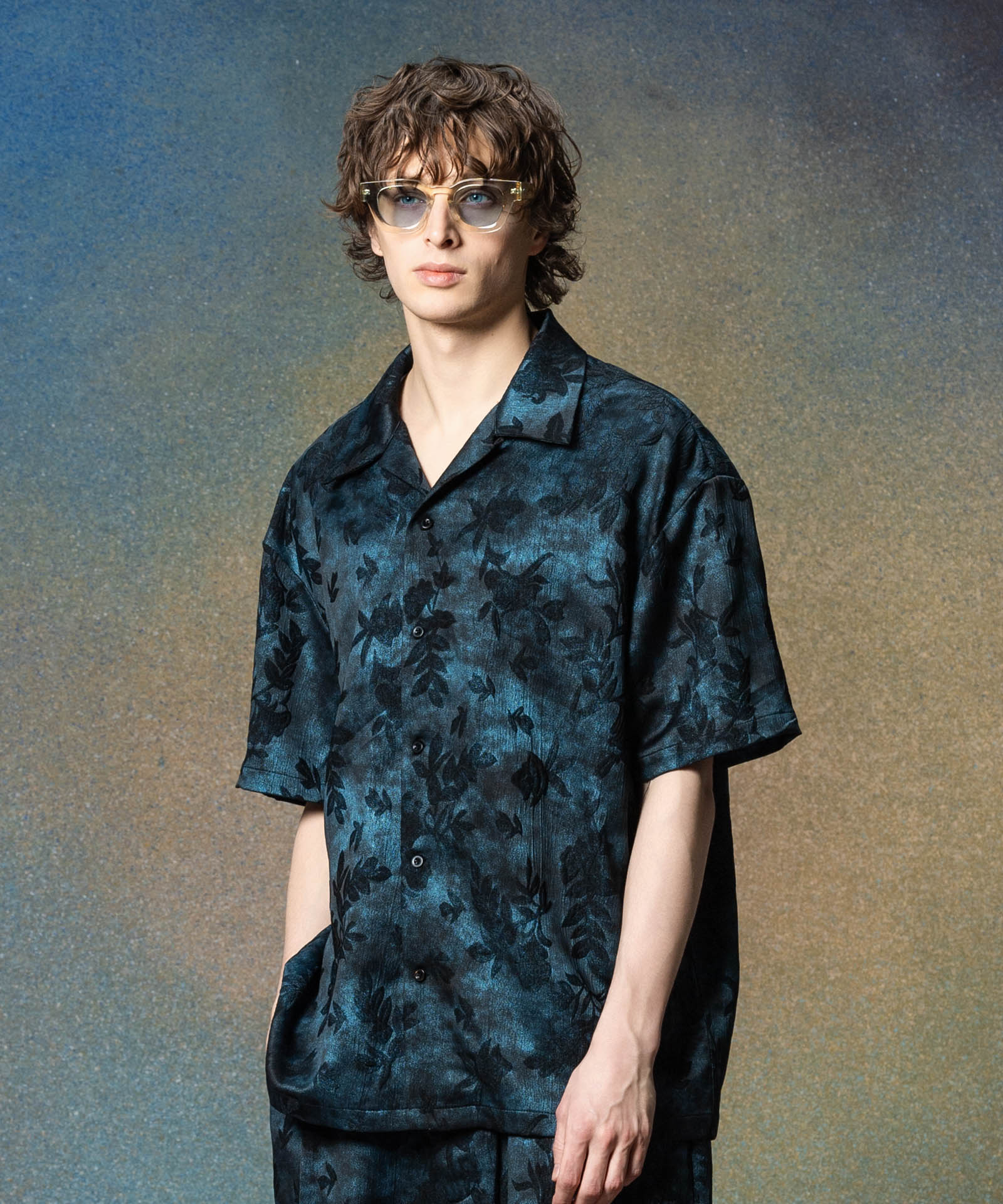 H:186 / C:89 / W:71 / H:92 着用サイズ:L