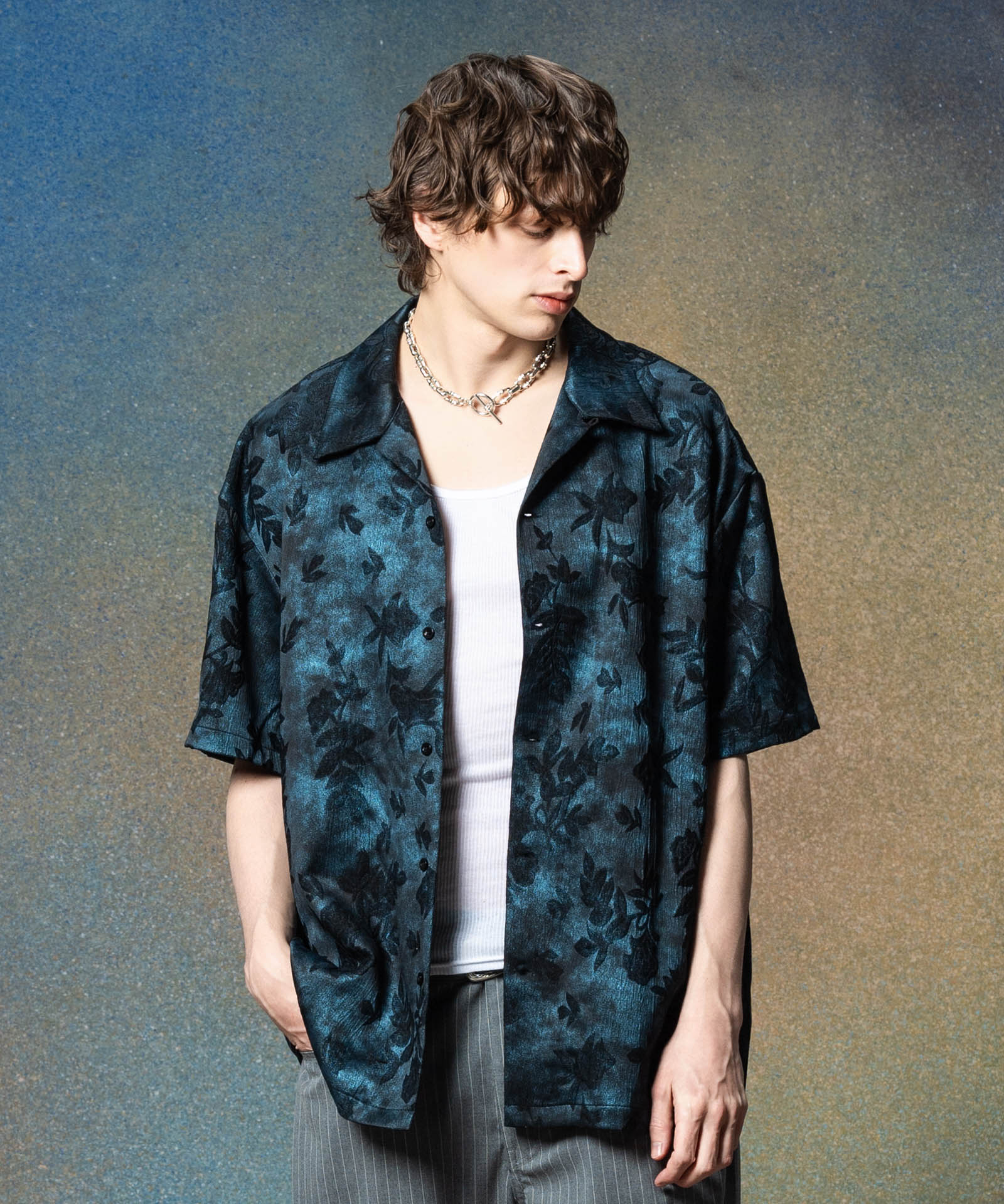 H:186 / C:89 / W:71 / H:92 着用サイズ:L