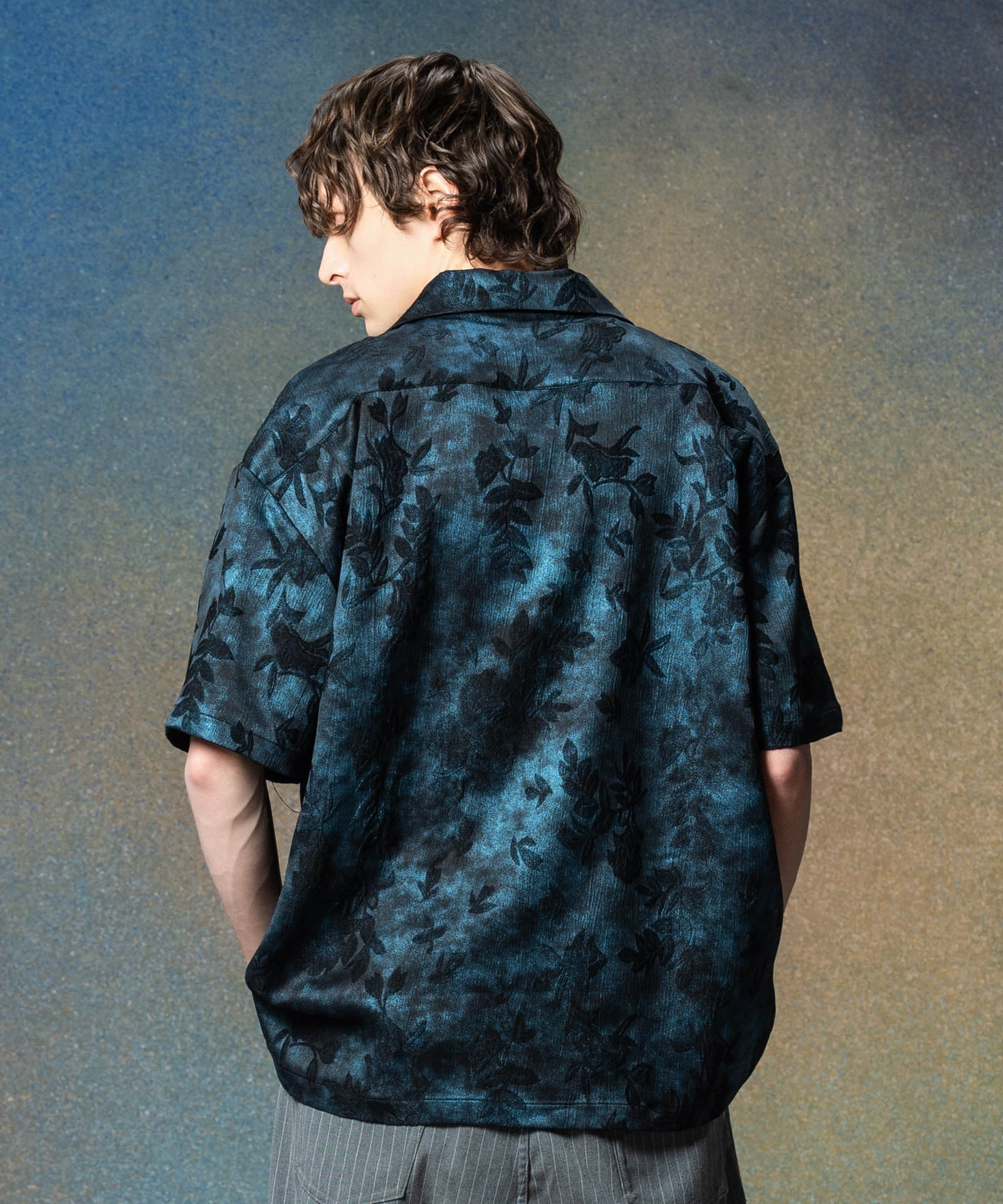 H:186 / C:89 / W:71 / H:92 着用サイズ:L