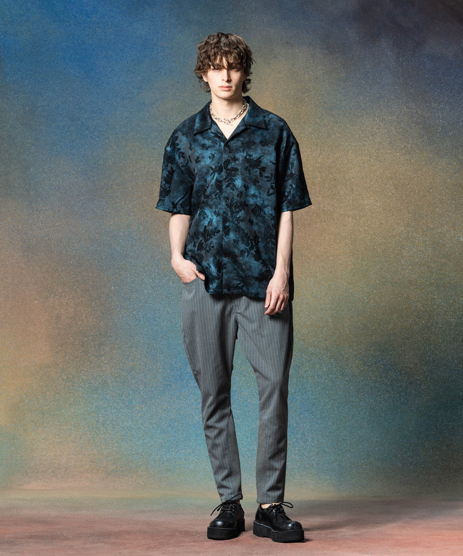 H:186 / C:89 / W:71 / H:92 着用サイズ:L