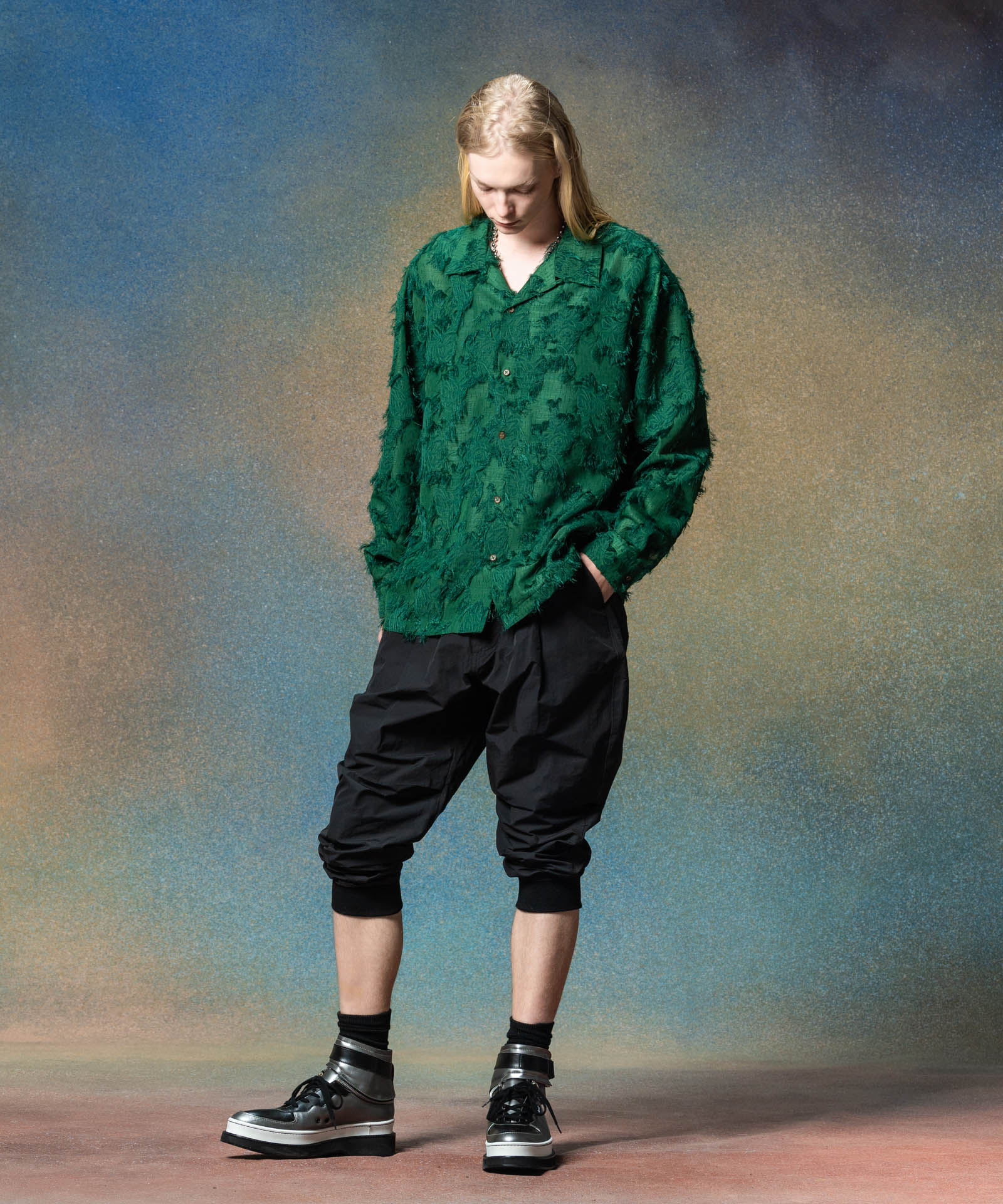 H:185 / C:78 / W:64 / H:88 着用サイズ:L