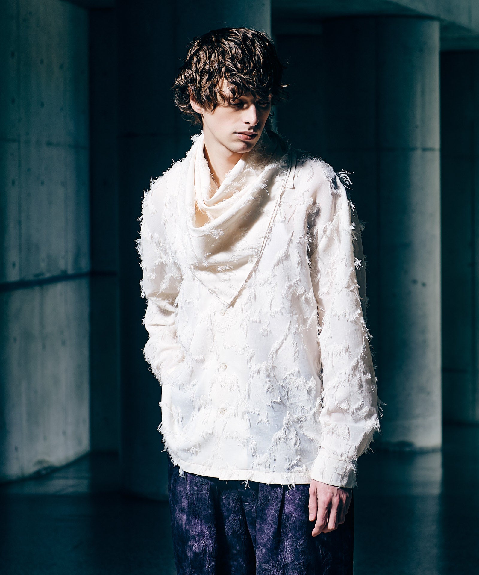 H:186 / C:89 / W:71 / H:92 着用サイズ:L