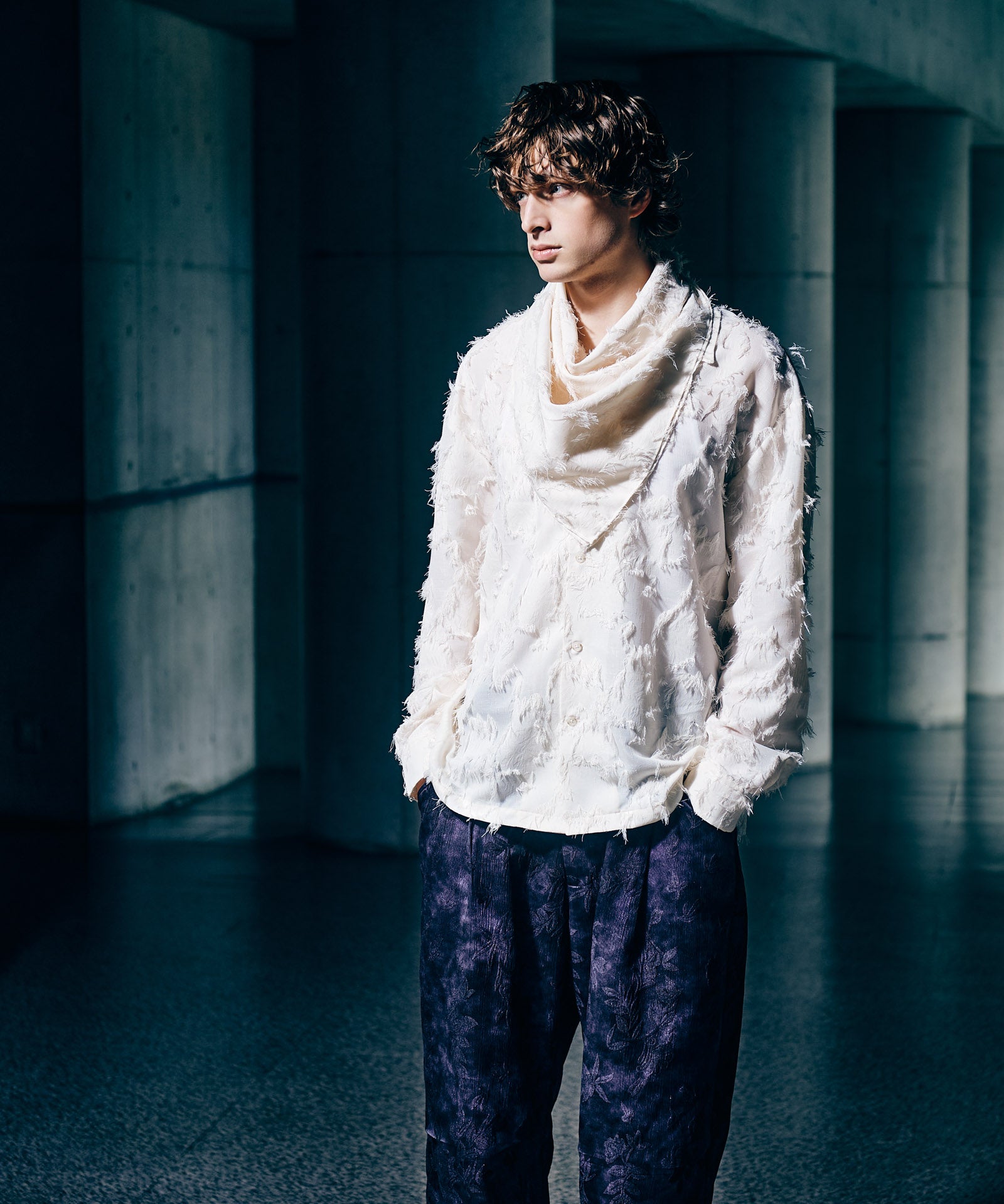 H:186 / C:89 / W:71 / H:92 着用サイズ:L