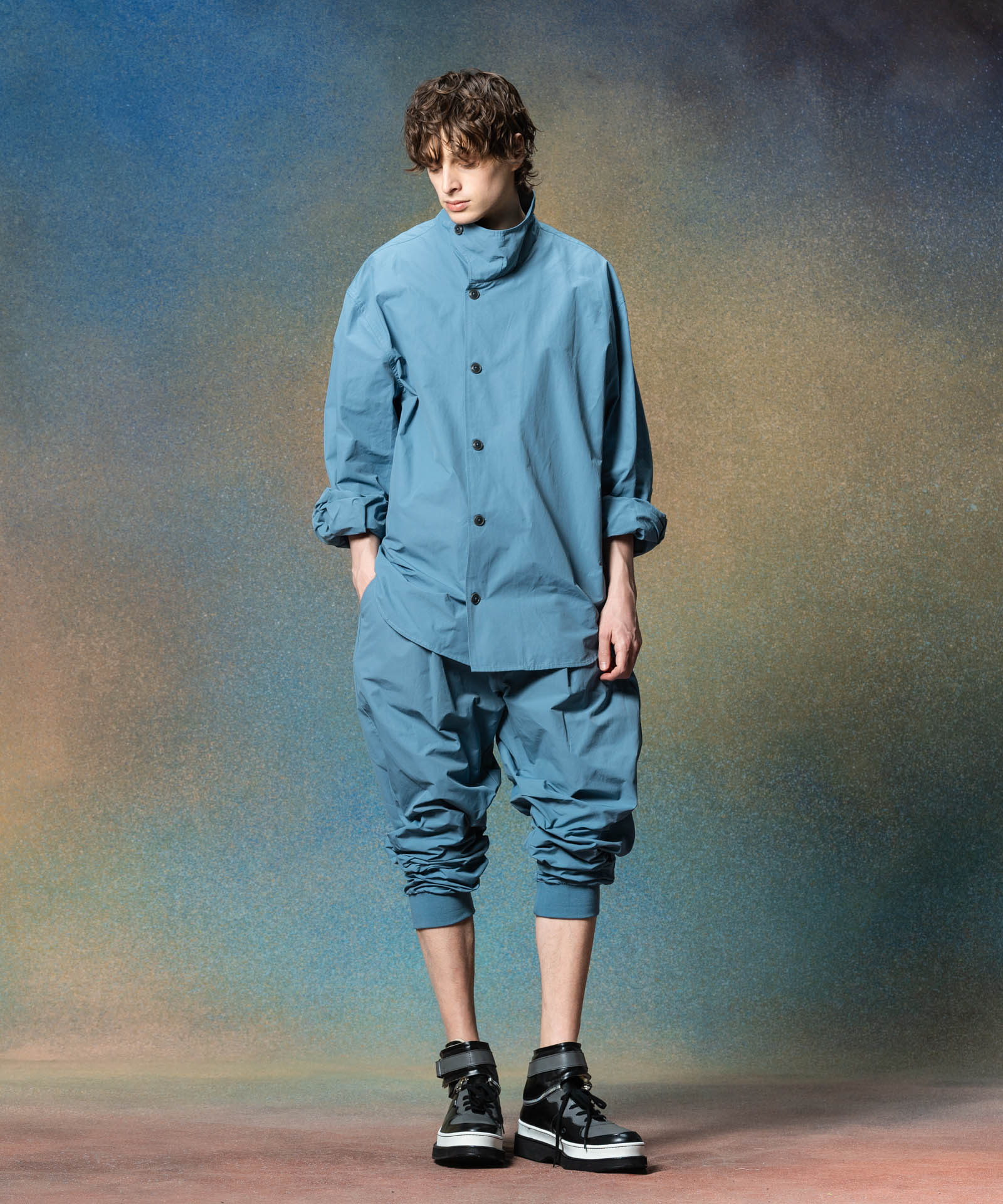 H:186 / C:89 / W:71 / H:92 着用サイズ:L