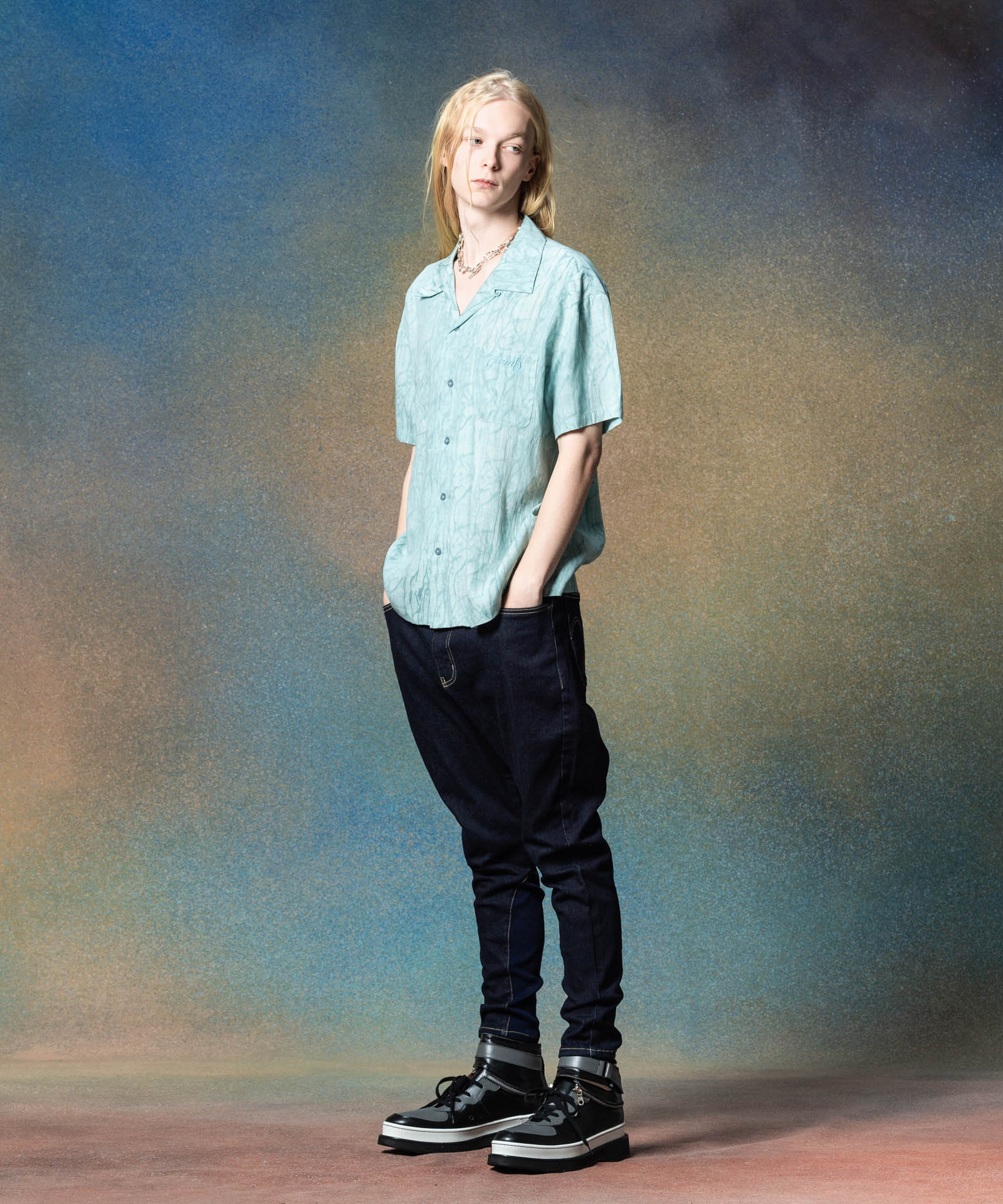 H:185 / C:78 / W:64 / H:88 着用サイズ:M