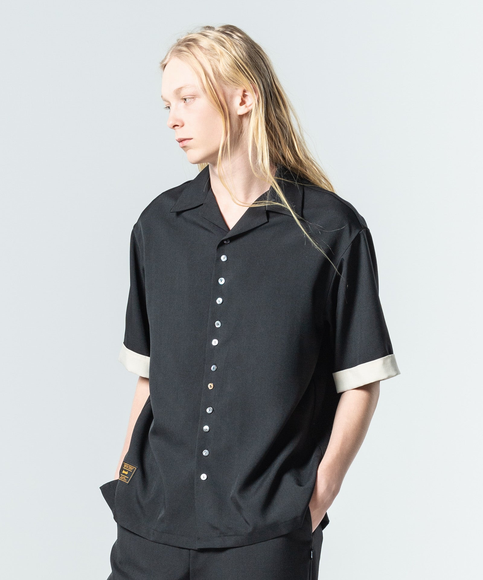 H:185 / C:78 / W:64 / H:88 着用サイズ:M