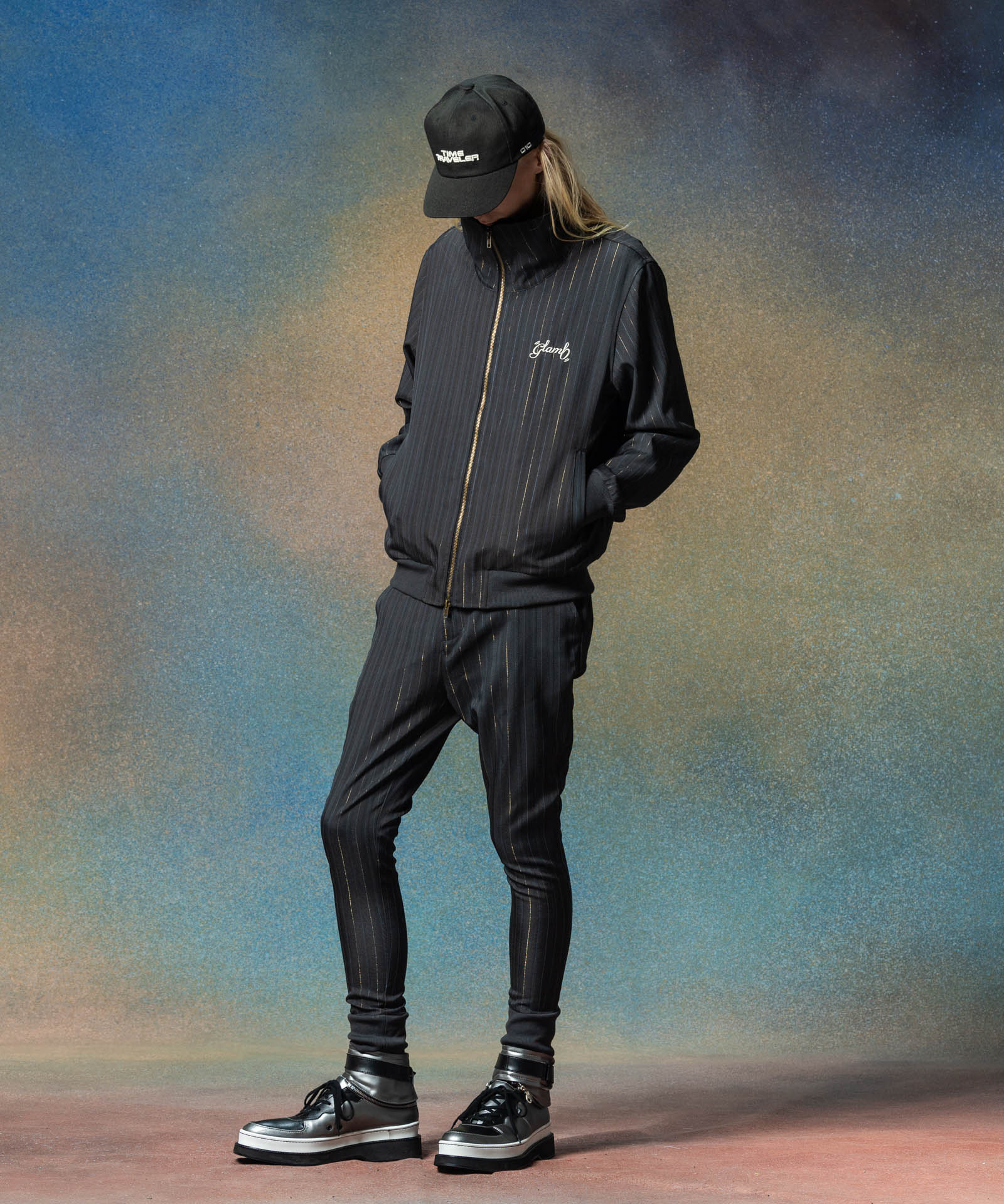 H:185 / C:78 / W:64 / H:88 着用サイズ:M