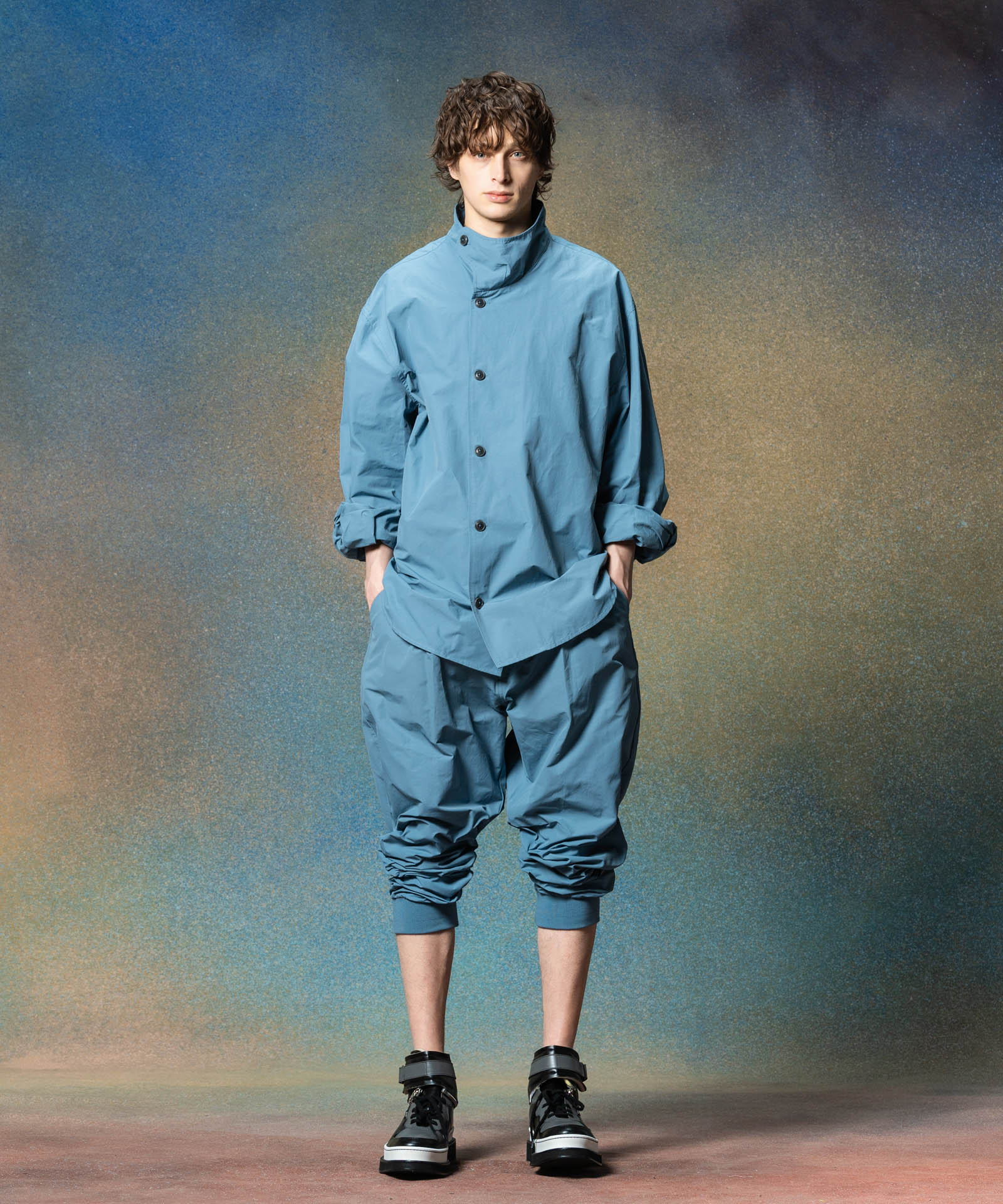 H:186 / C:89 / W:71 / H:92 着用サイズ:L