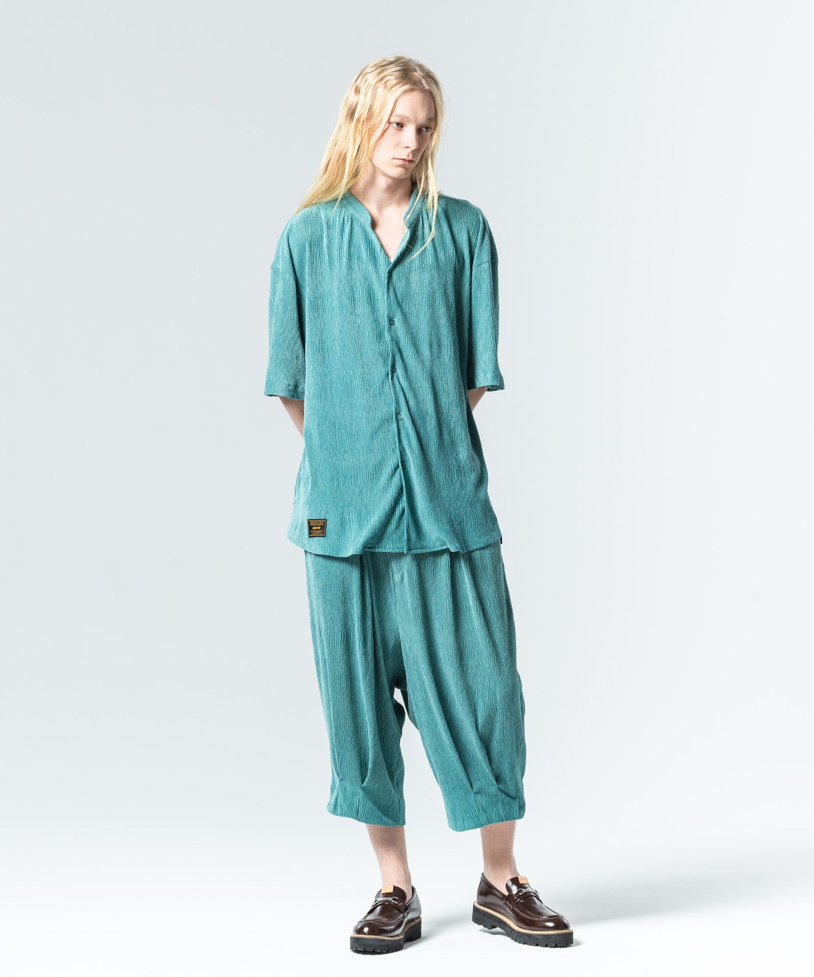 H:185 / C:78 / W:64 / H:88 着用サイズ:L