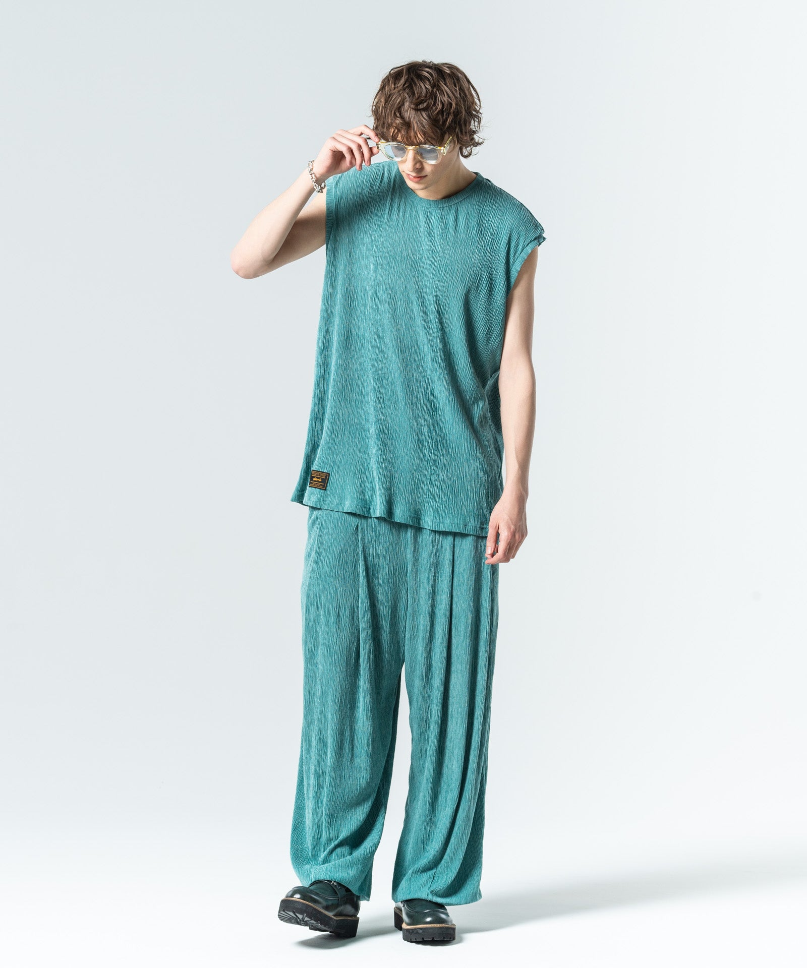 H:186 / C:89 / W:71 / H:92 着用サイズ:L