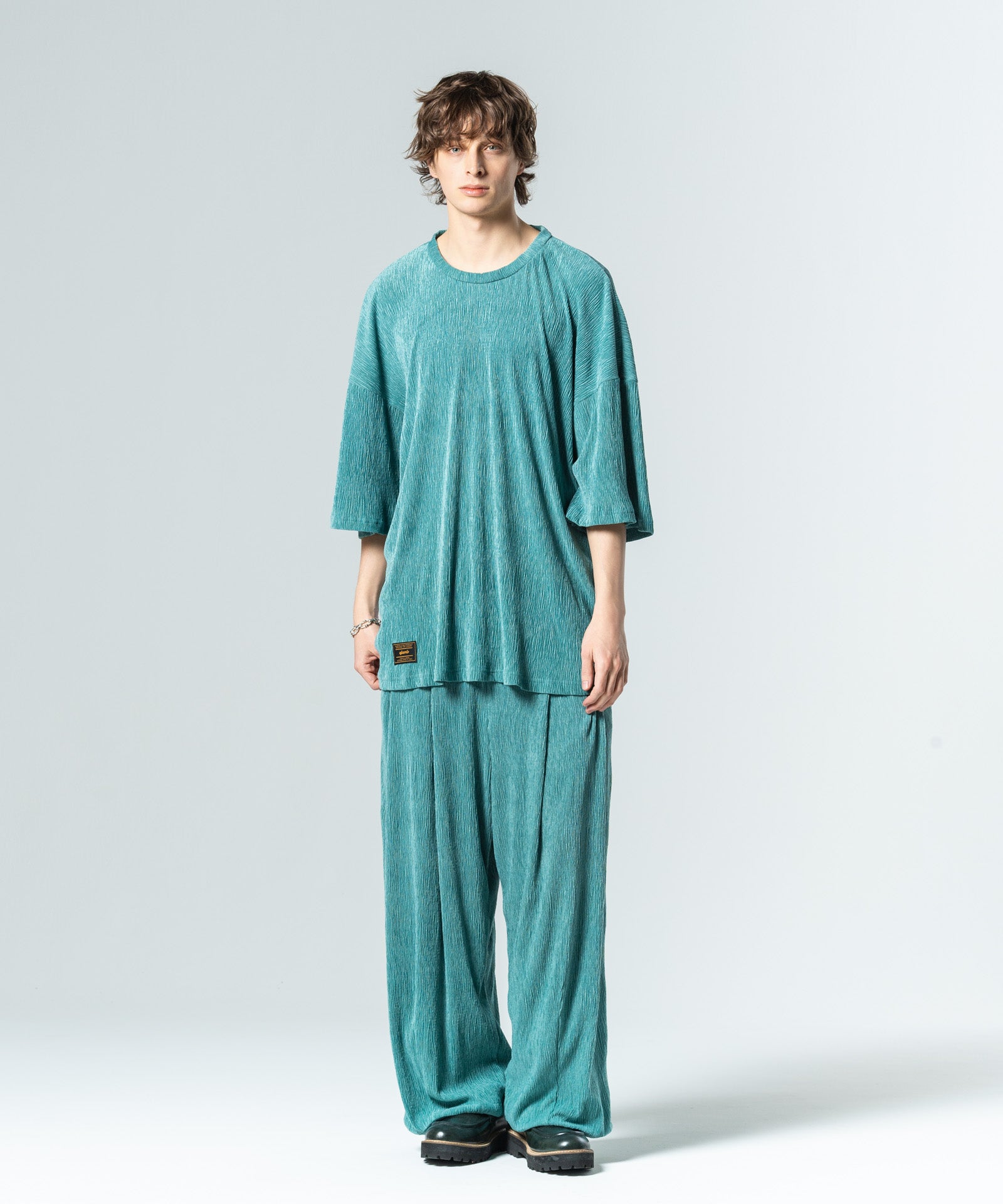 H:186 / C:89 / W:71 / H:92 着用サイズ:L