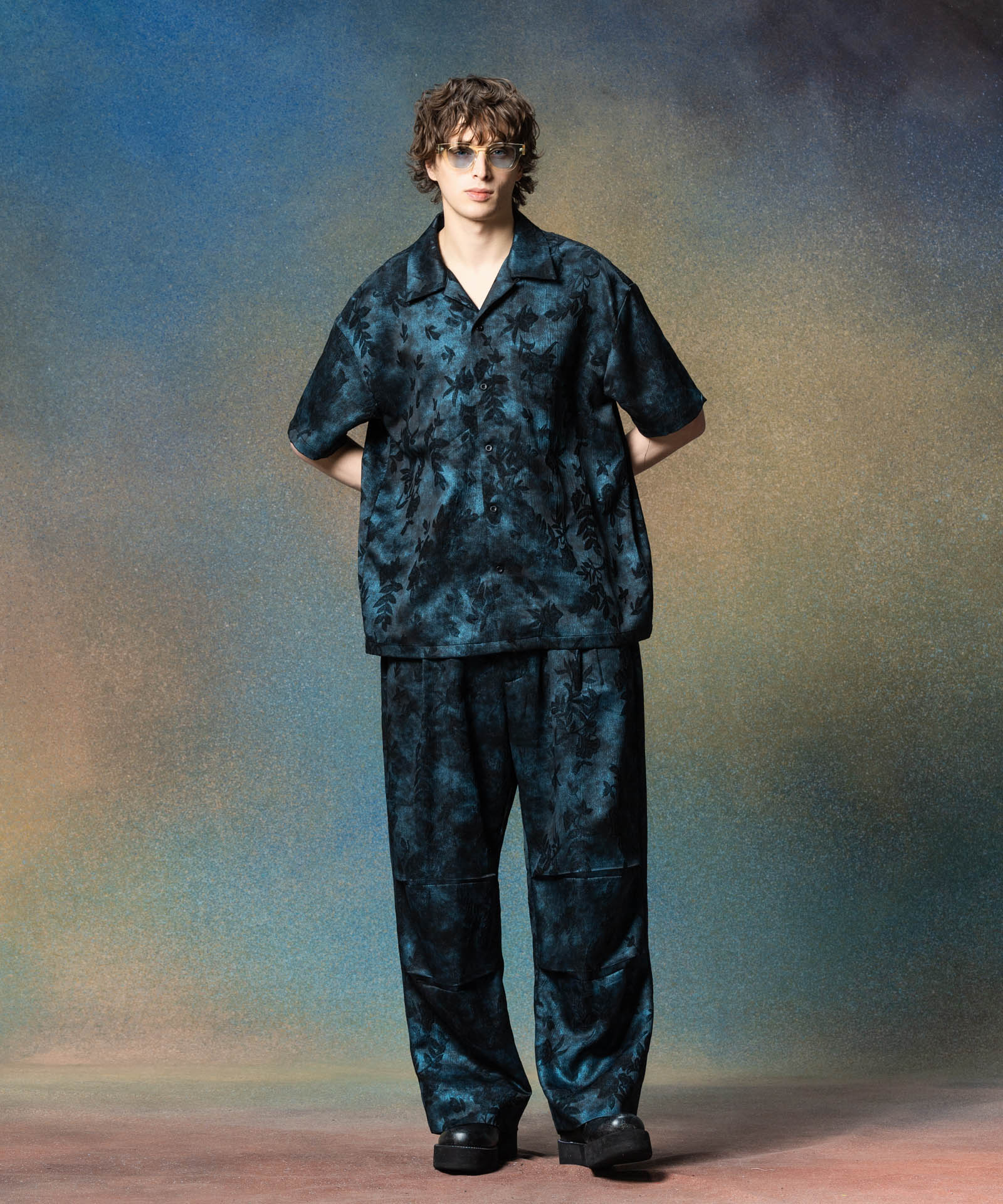 H:186 / C:89 / W:71 / H:92 着用サイズ:L