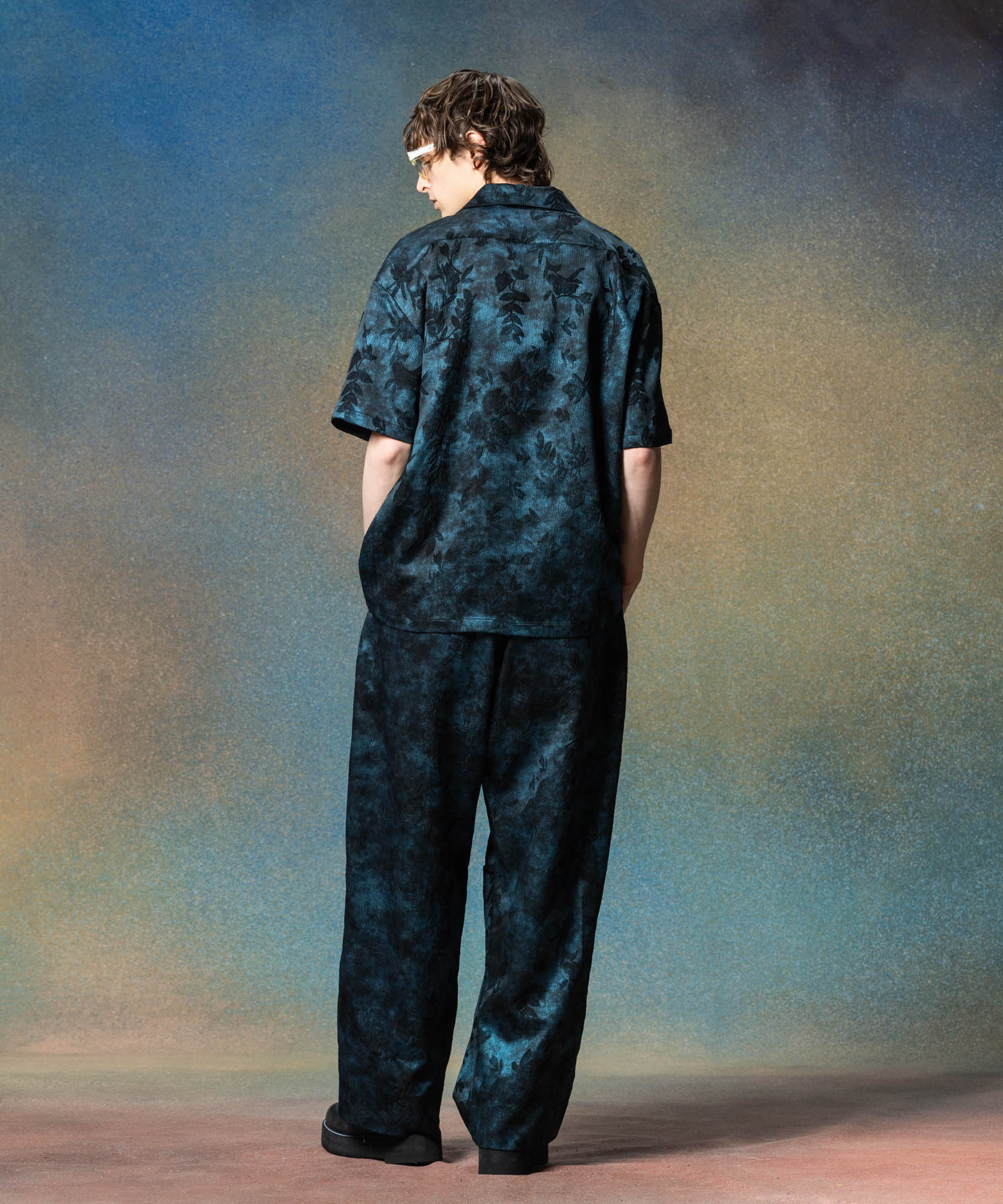 H:186 / C:89 / W:71 / H:92 着用サイズ:L