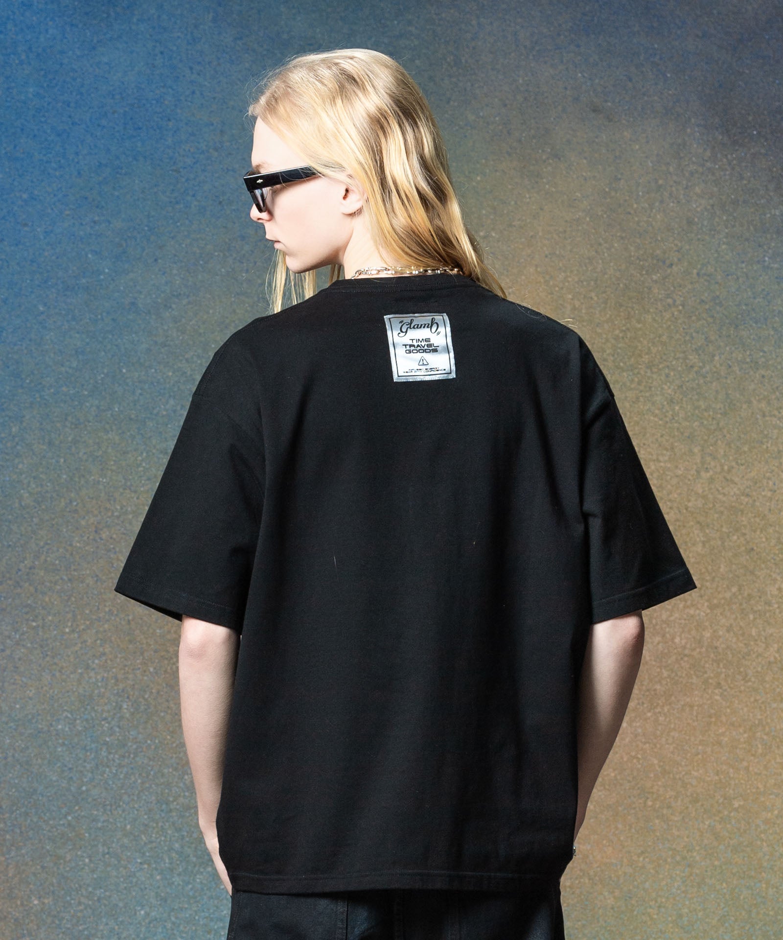 H:185 / C:78 / W:64 / H:88 着用サイズ:M