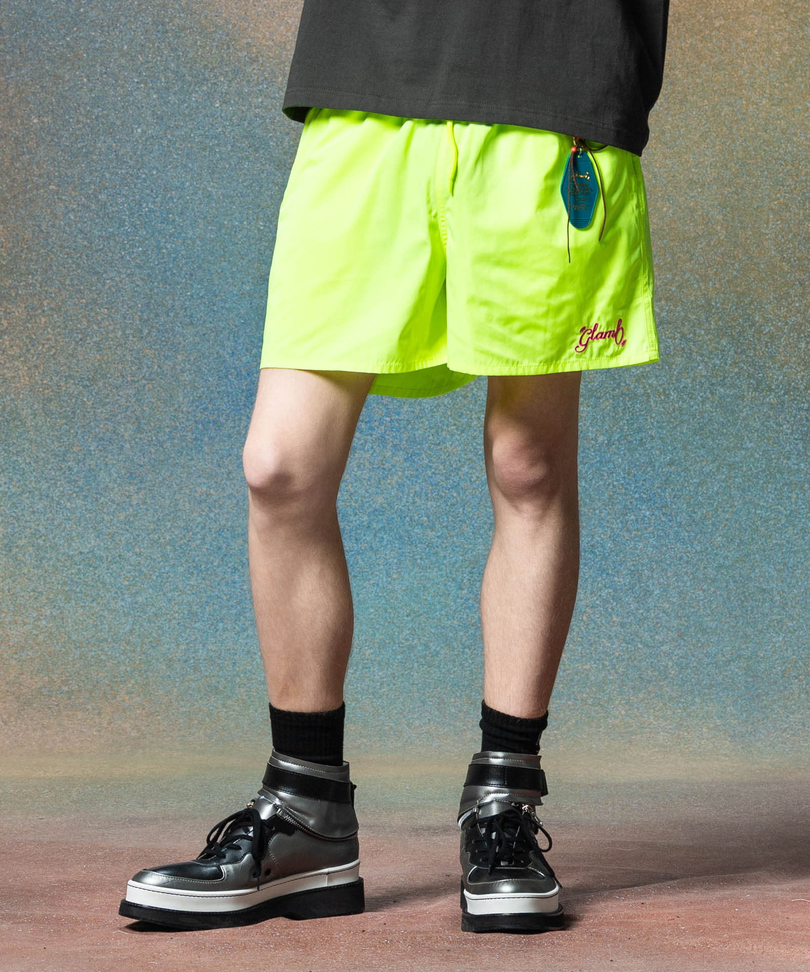 H:185 / C:78 / W:64 / H:88 着用サイズ:M