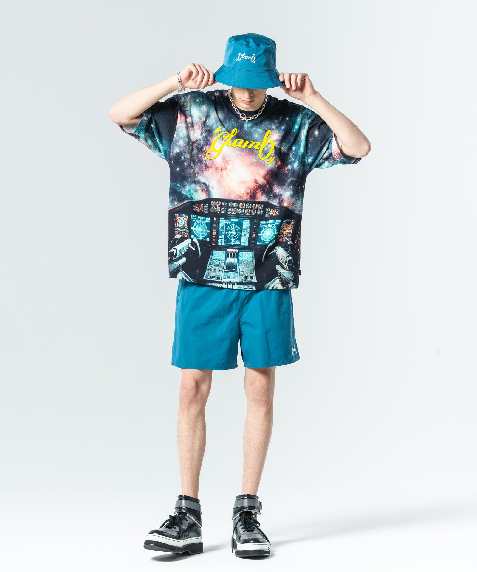 H:186 / C:89 / W:71 / H:92 着用サイズ:L