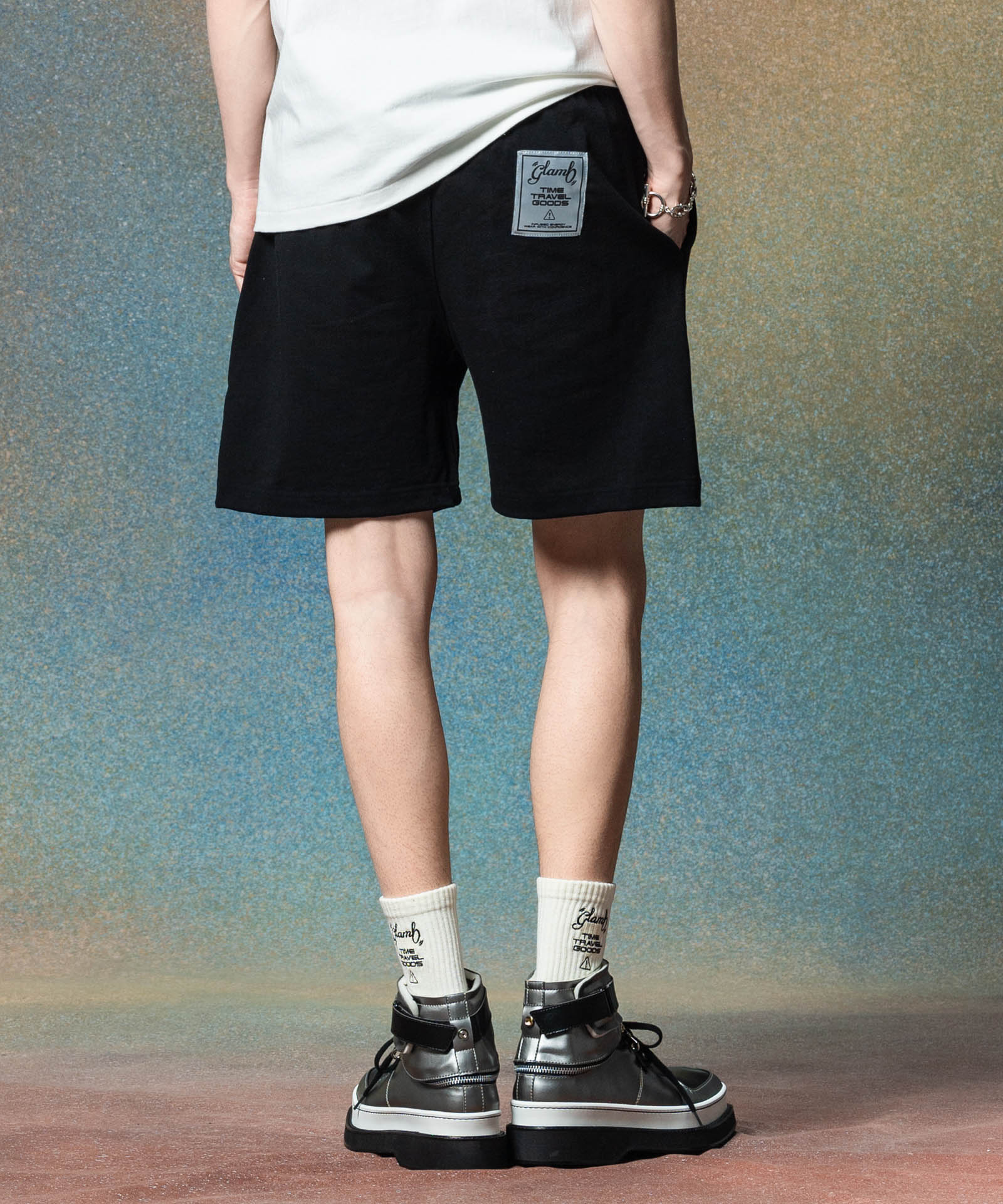 H:186 / C:89 / W:71 / H:92 着用サイズ:M