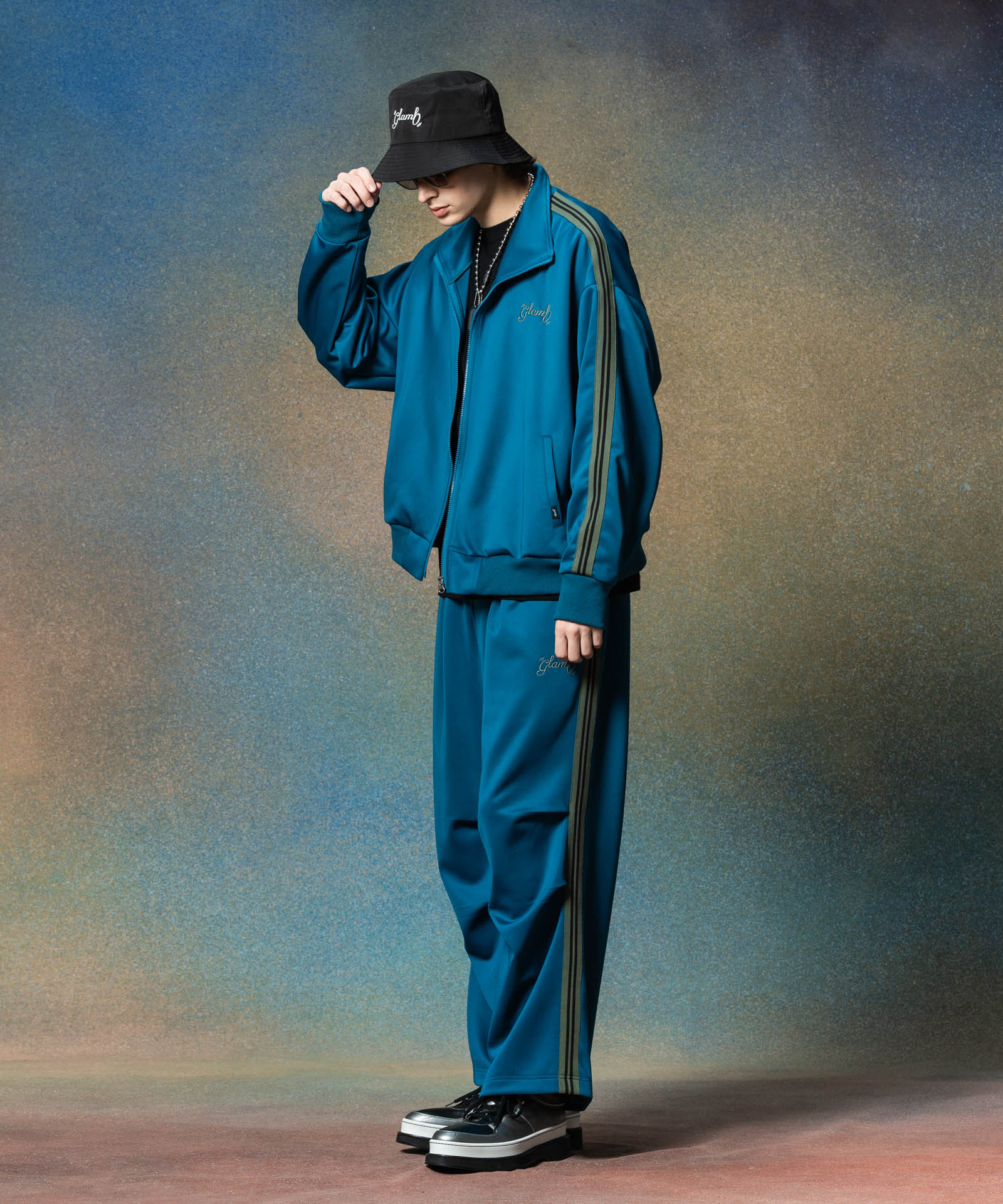 H:186 / C:89 / W:71 / H:92 着用サイズ:L