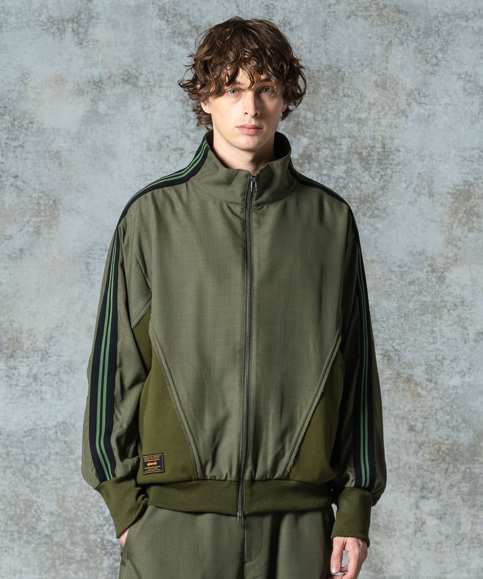 H:186 / C:89 / W:71 / H:92 着用サイズ:L