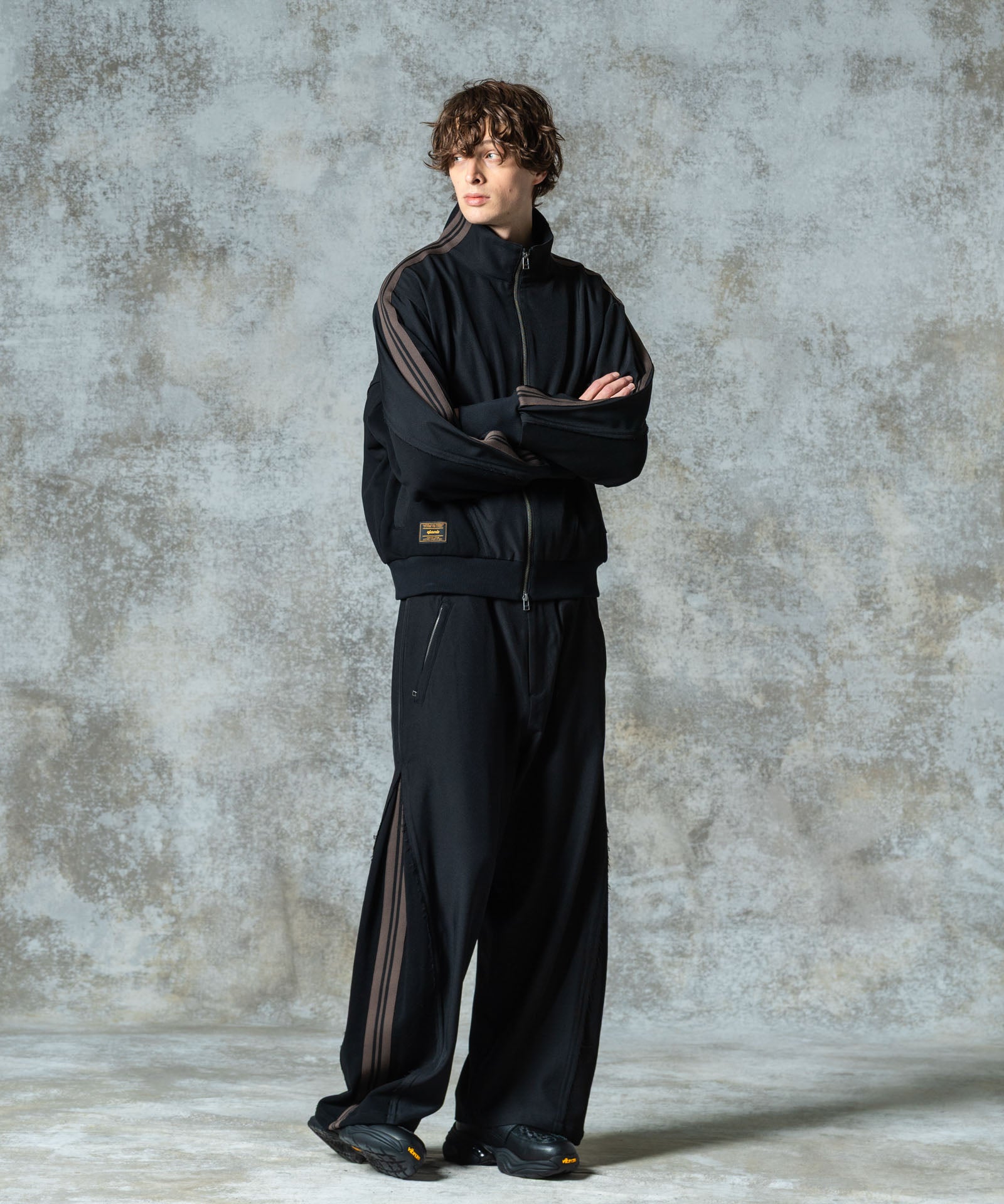 H:186 / C:89 / W:71 / H:92 着用サイズ:M