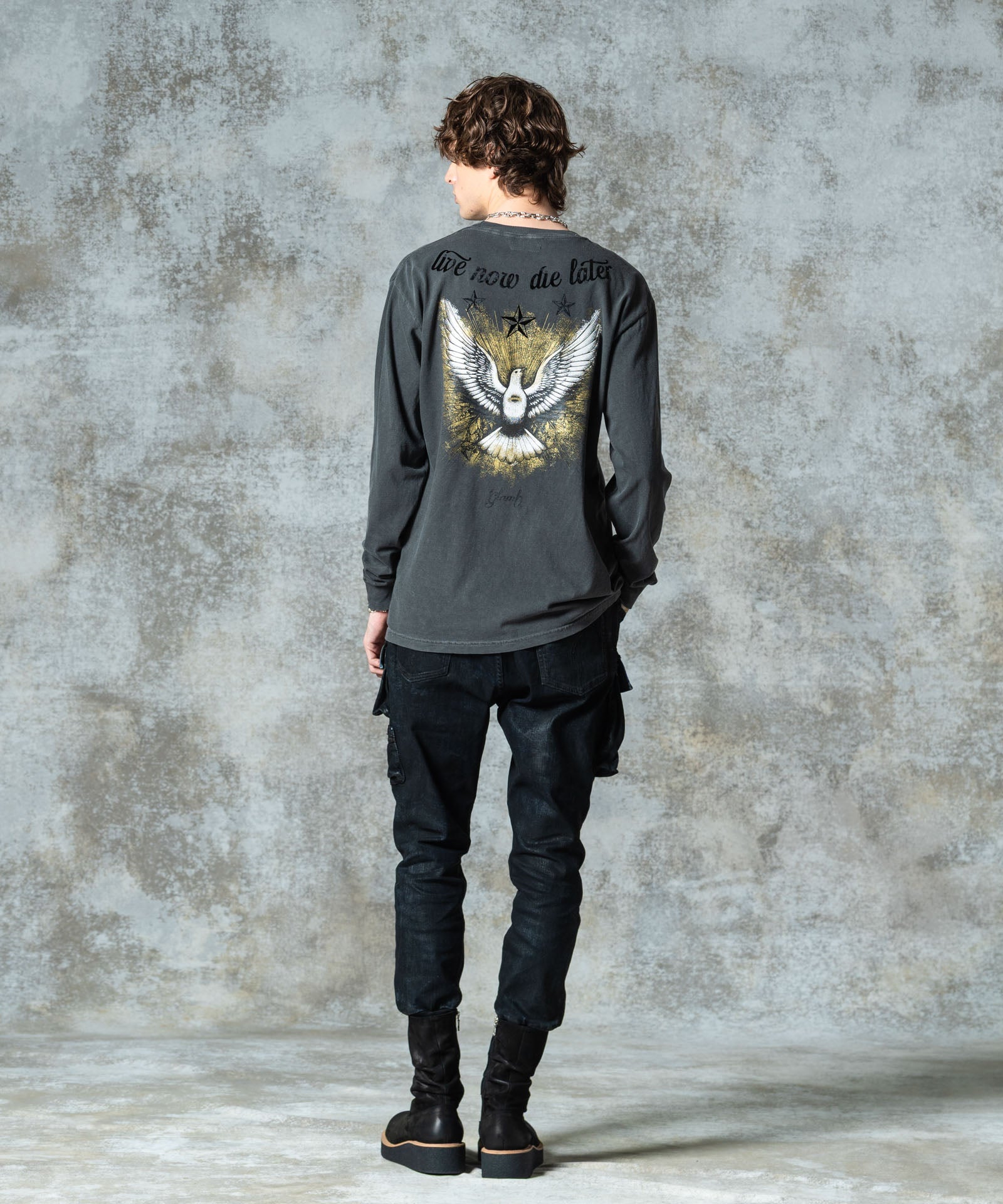 H:186 / C:89 / W:71 / H:92 着用サイズ:M