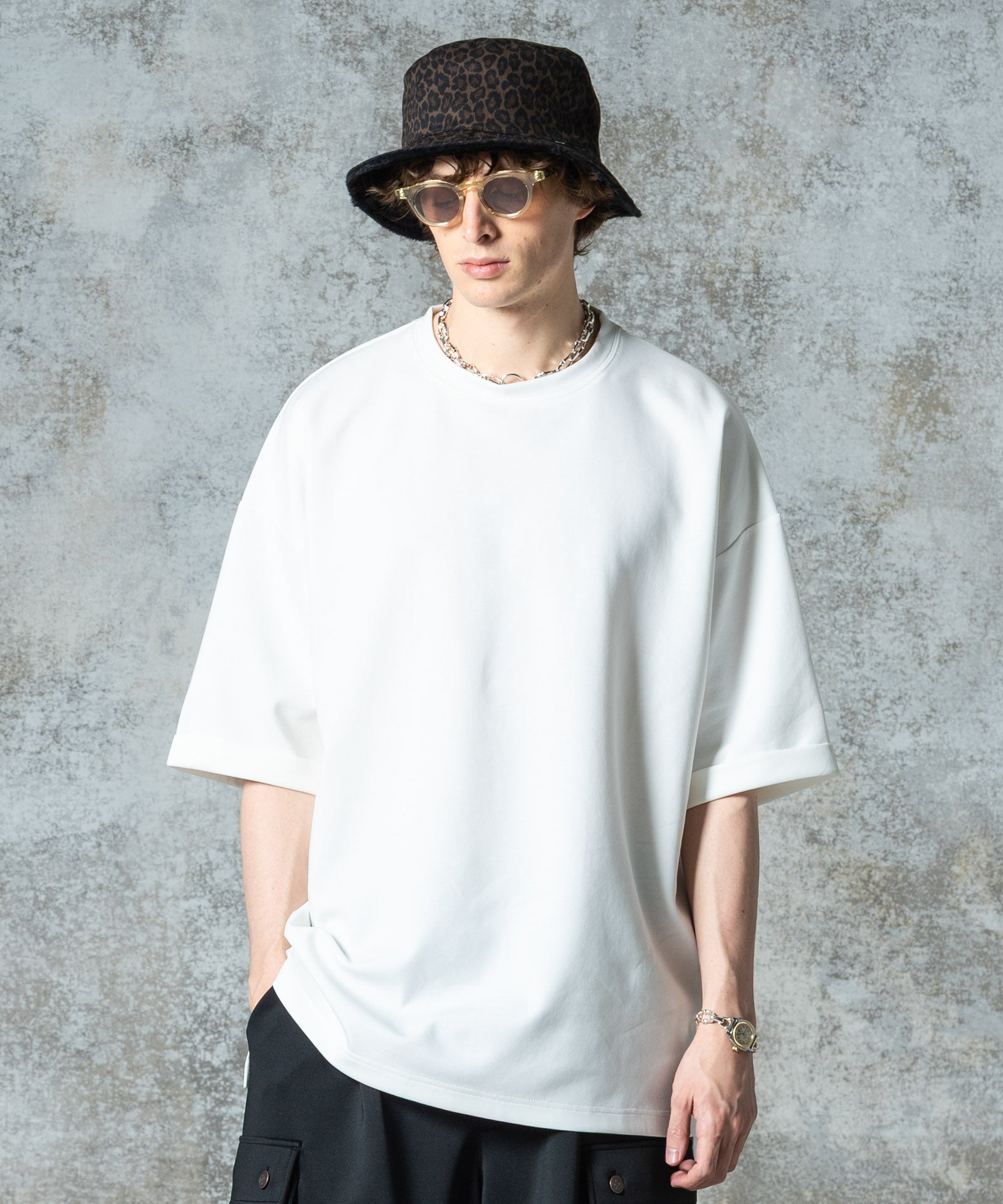 H:186 / C:89 / W:71 / H:92 着用サイズ:L