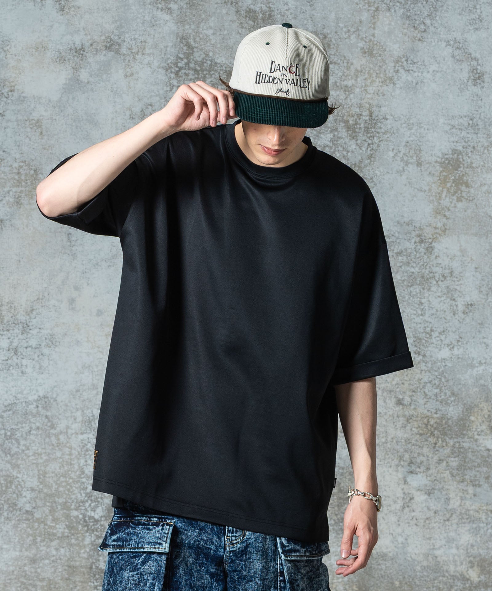 H:186 / C:89 / W:71 / H:92 着用サイズ:L