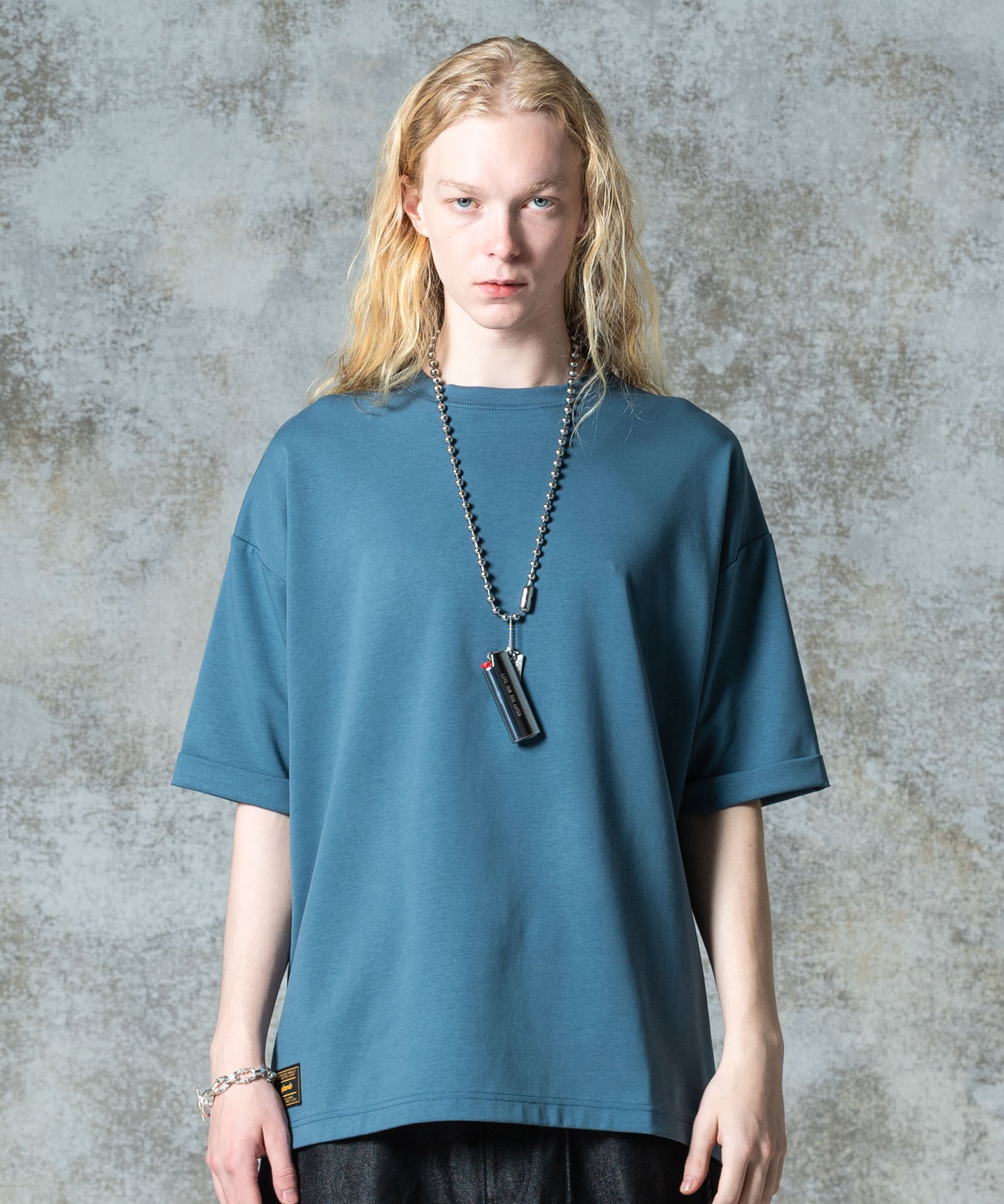 H:185 / C:78 / W:64 / H:88 着用サイズ:M