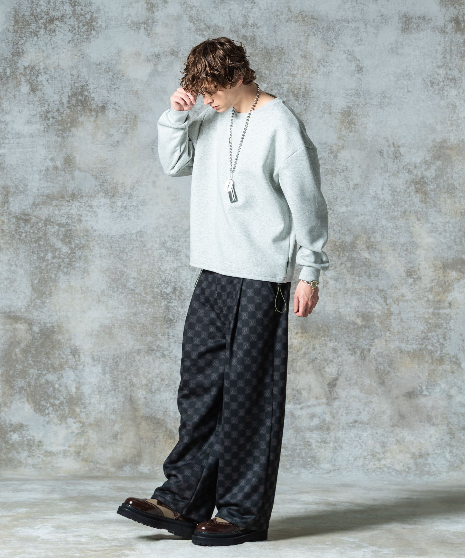 H:186 / C:89 / W:71 / H:92 着用サイズ:M