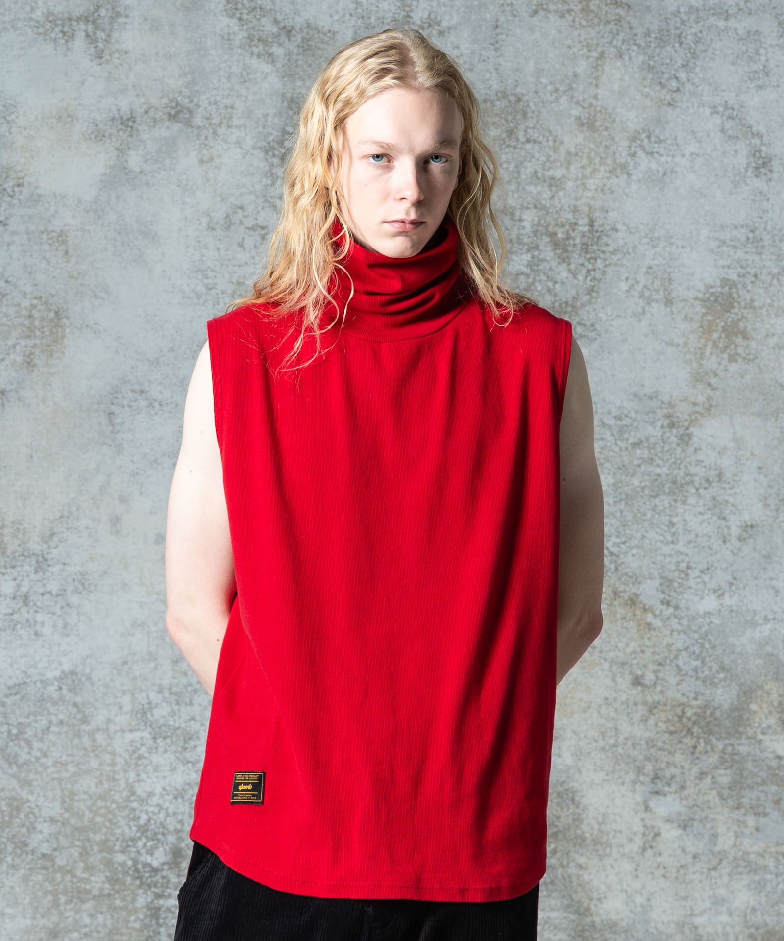 H:185 / C:78 / W:64 / H:88 着用サイズ:M