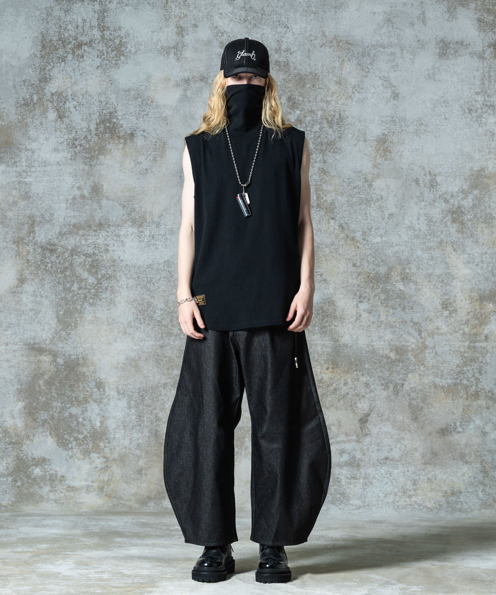 H:185 / C:78 / W:64 / H:88 着用サイズ:L