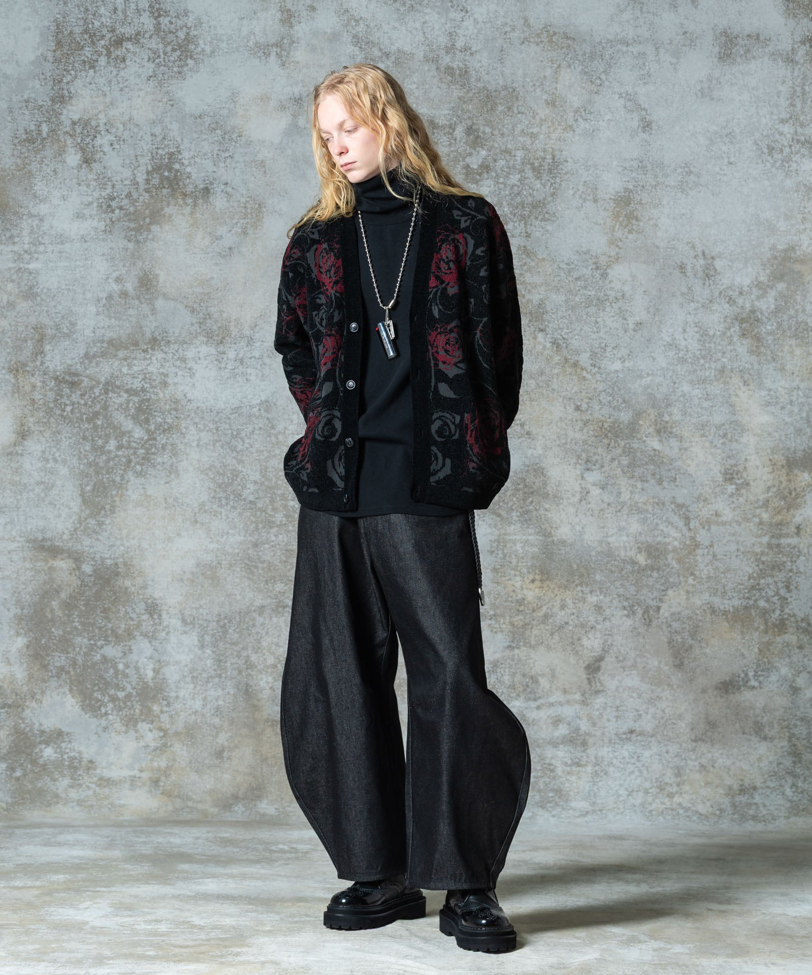 H:185 / C:78 / W:64 / H:88 着用サイズ:L